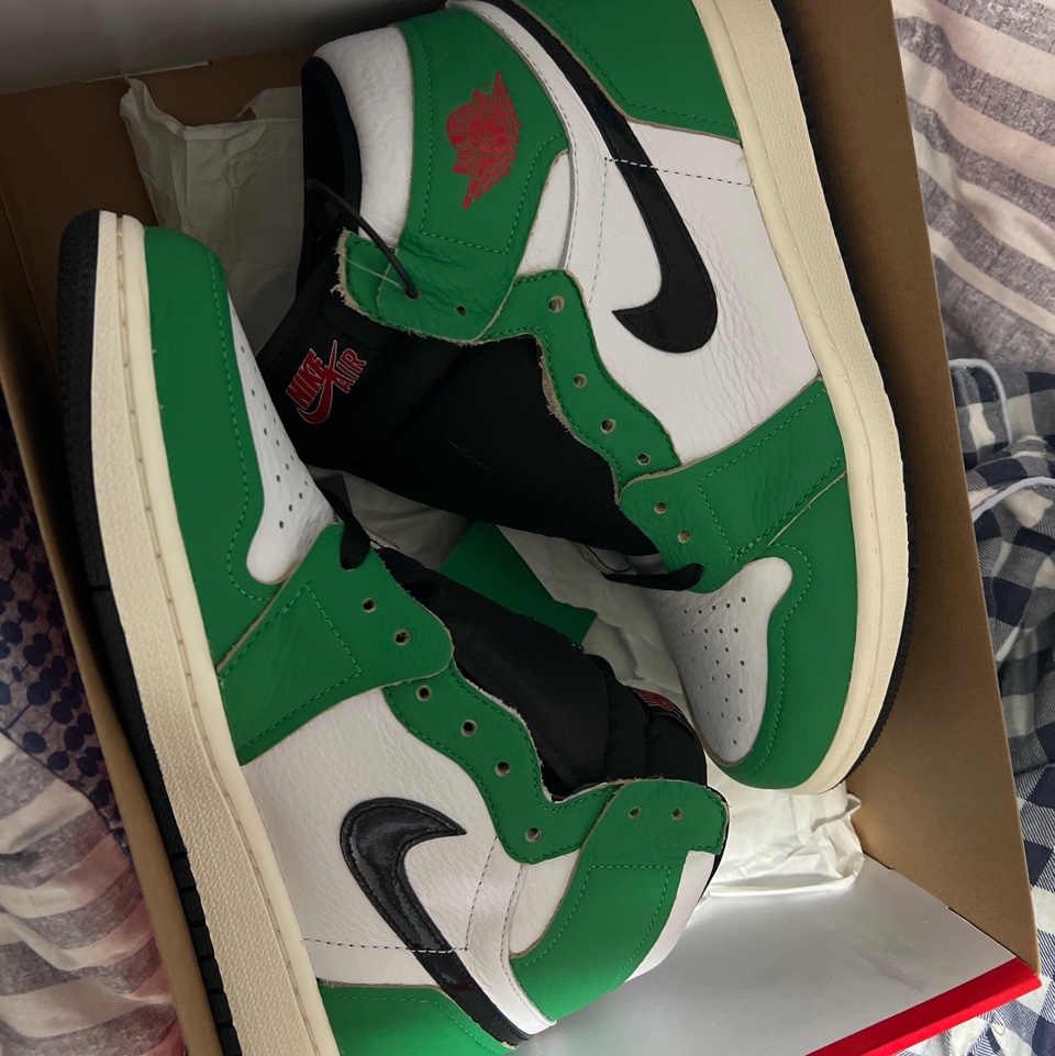 (W) Jordan 1 Retro High OG Lucky Green 착용 스타일