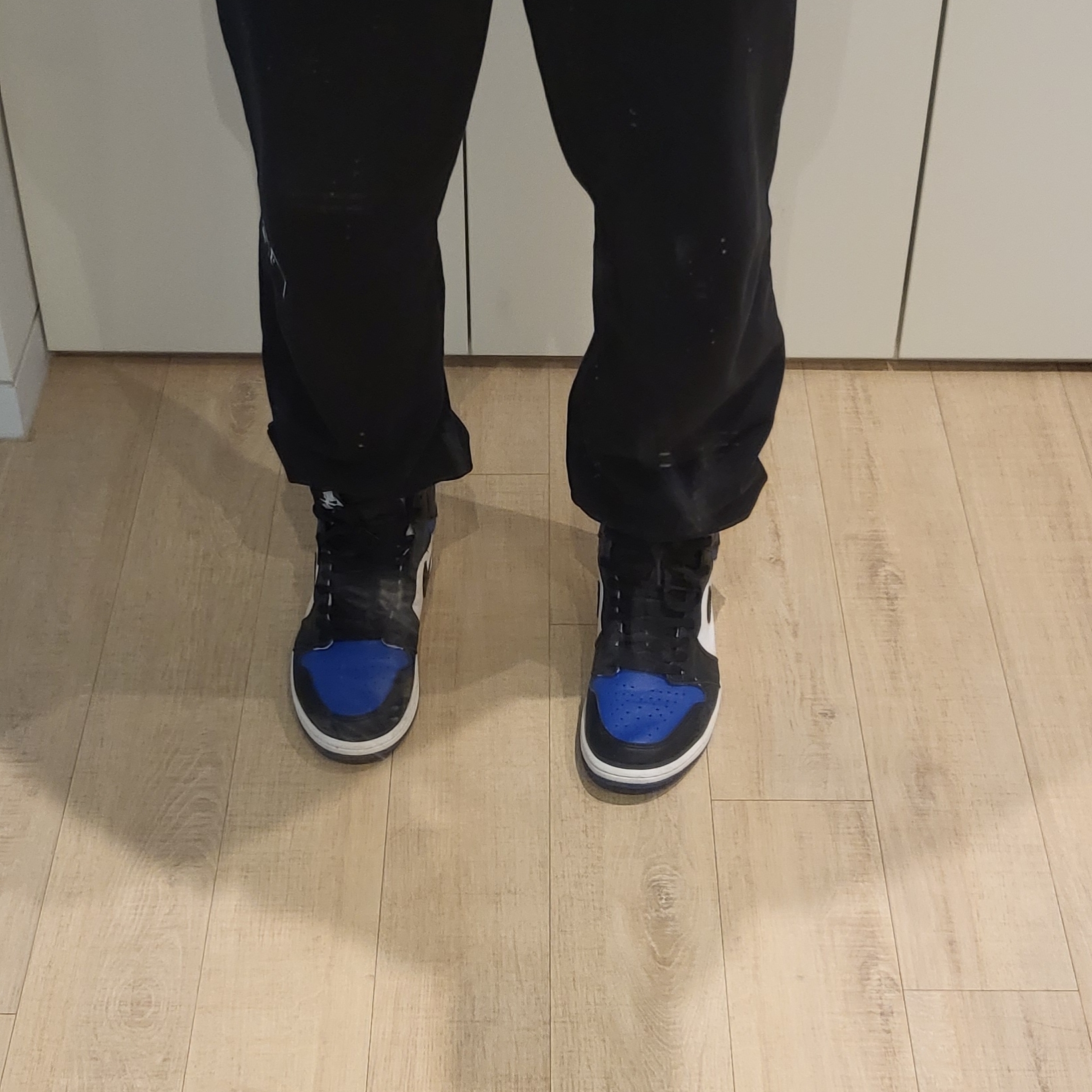 Jordan 1 Retro High OG Royal Toe, Jordan 11 Retro Bred 2019 착용 스타일 - 4