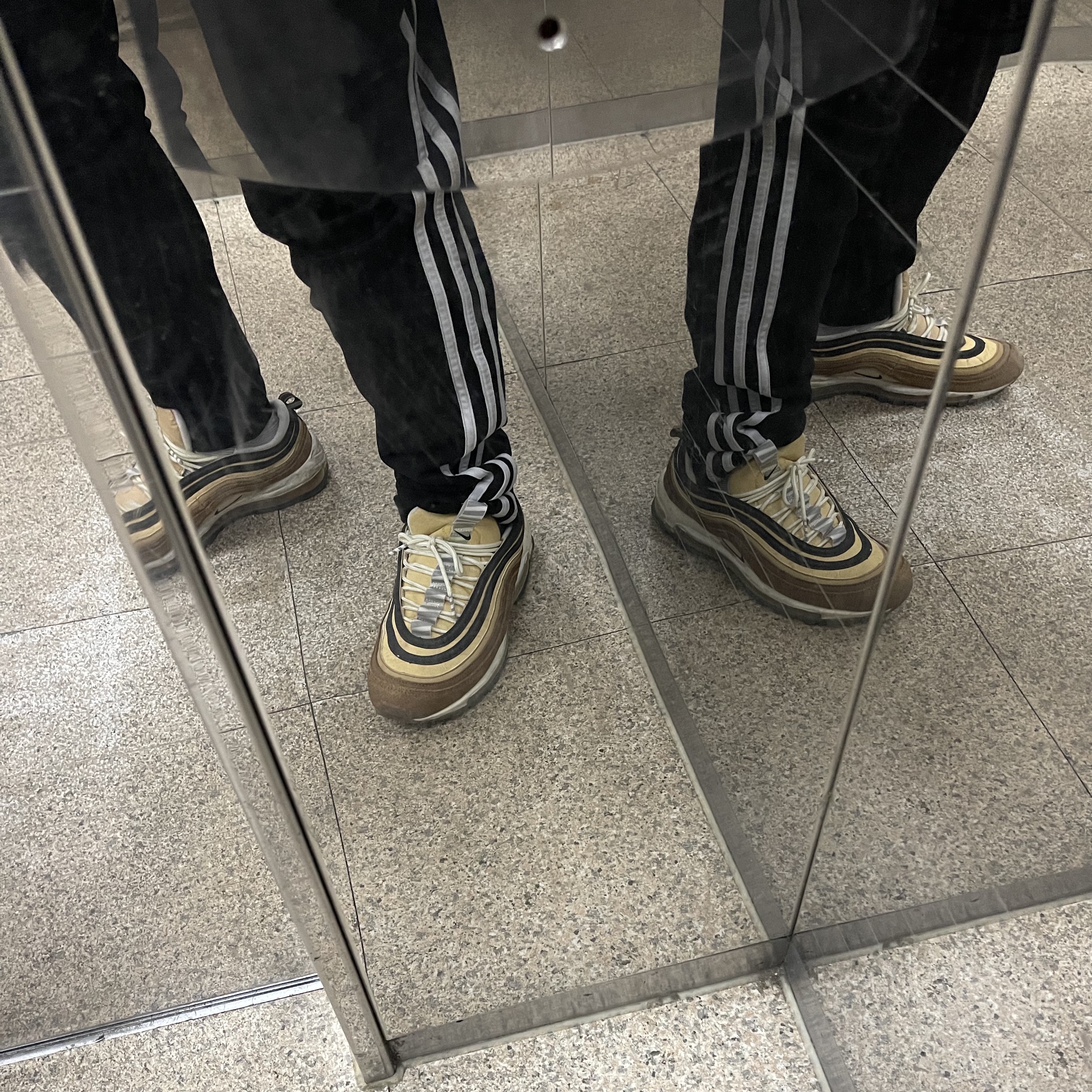 Nike Air Max 97 Shipping Box Ale Brown 착용 스타일