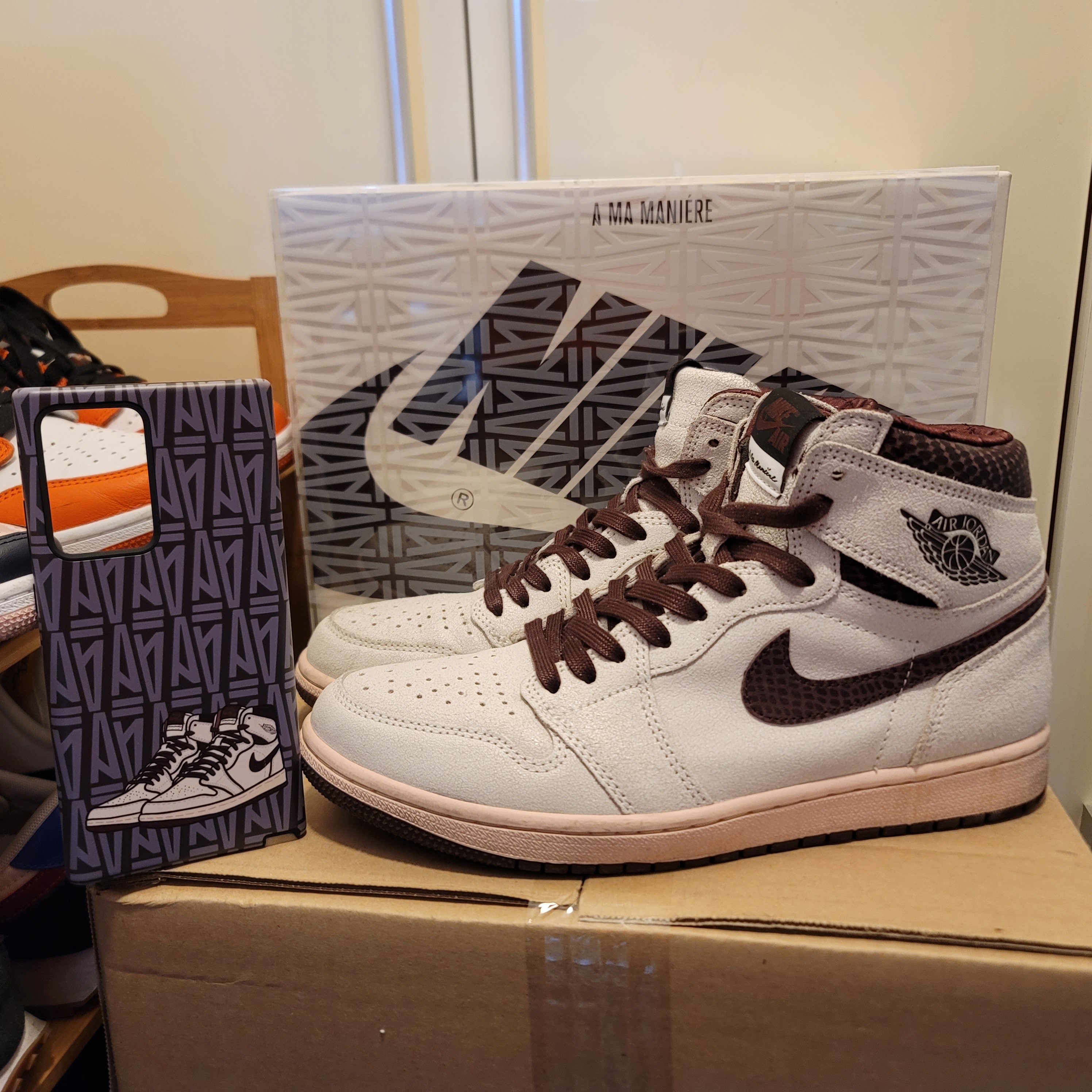 Jordan 1 x A Ma Maniere Retro High OG SP Sail and Burgundy 착용 스타일 - 1