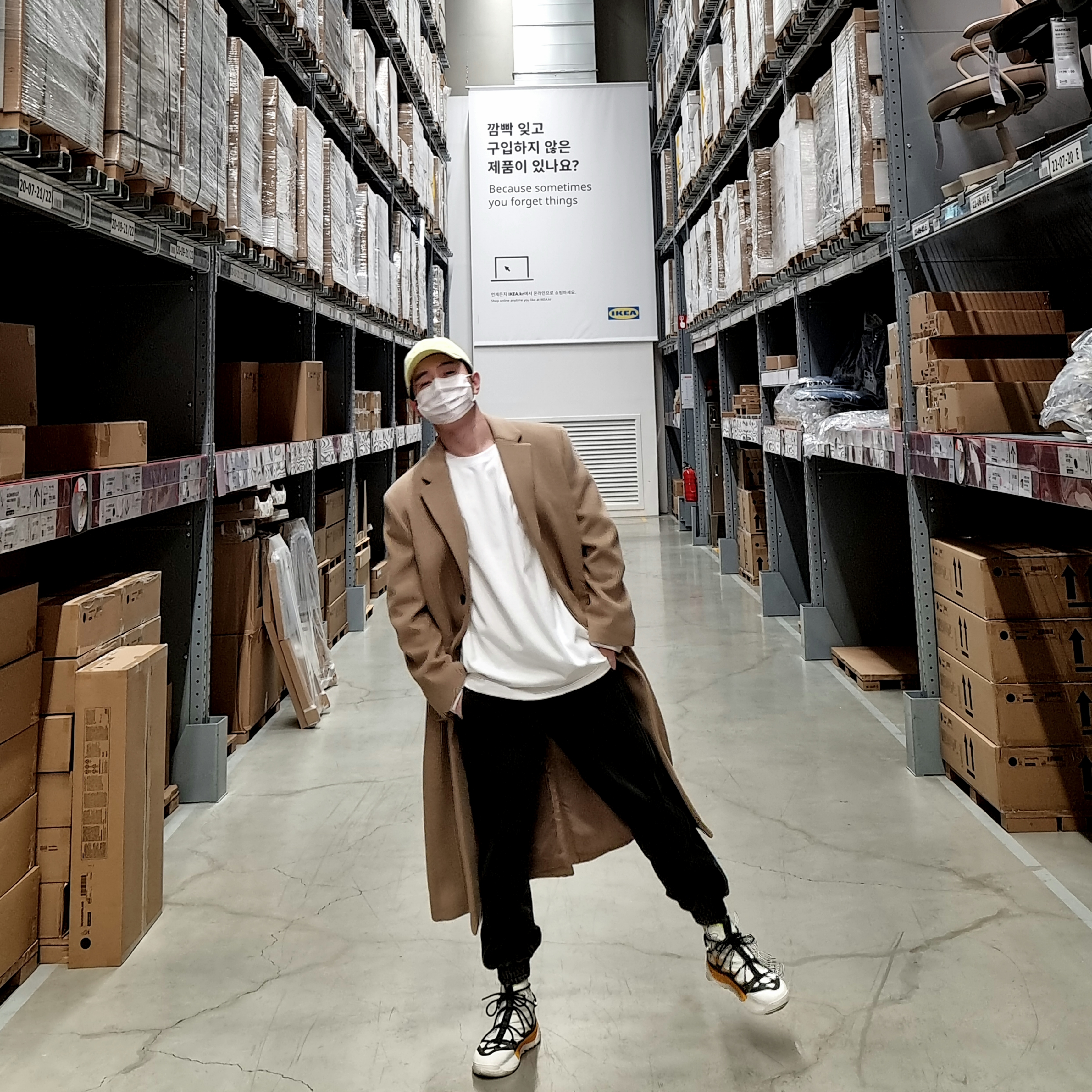 Nike ACG Terra Antarktik Gore-Tex Summit White, Juun.J Detail Track Jogger Denim Pants Black - 22SS 착용 스타일