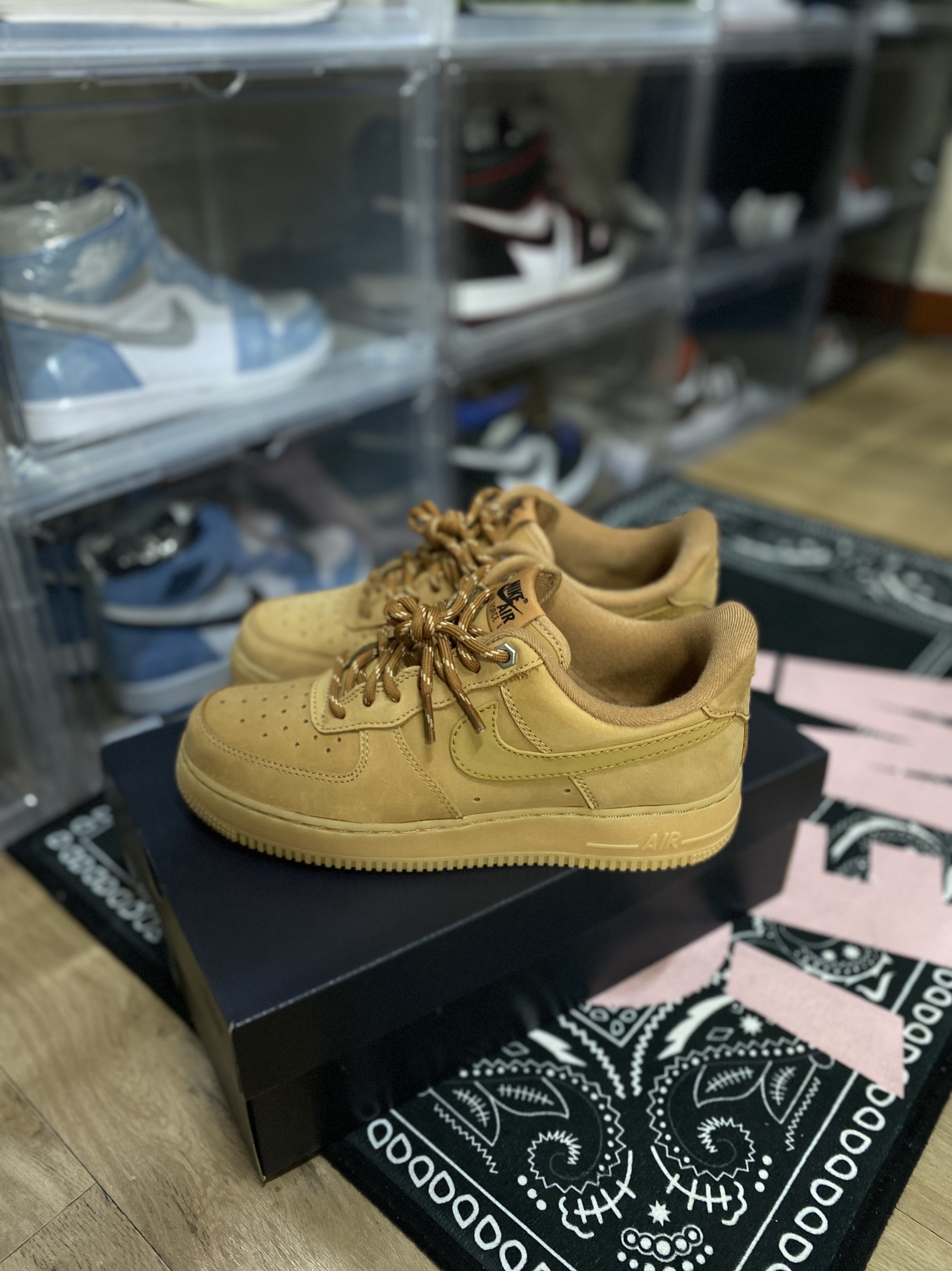Nike Air Force 1 '07 WB Flax 착용 스타일 - 4