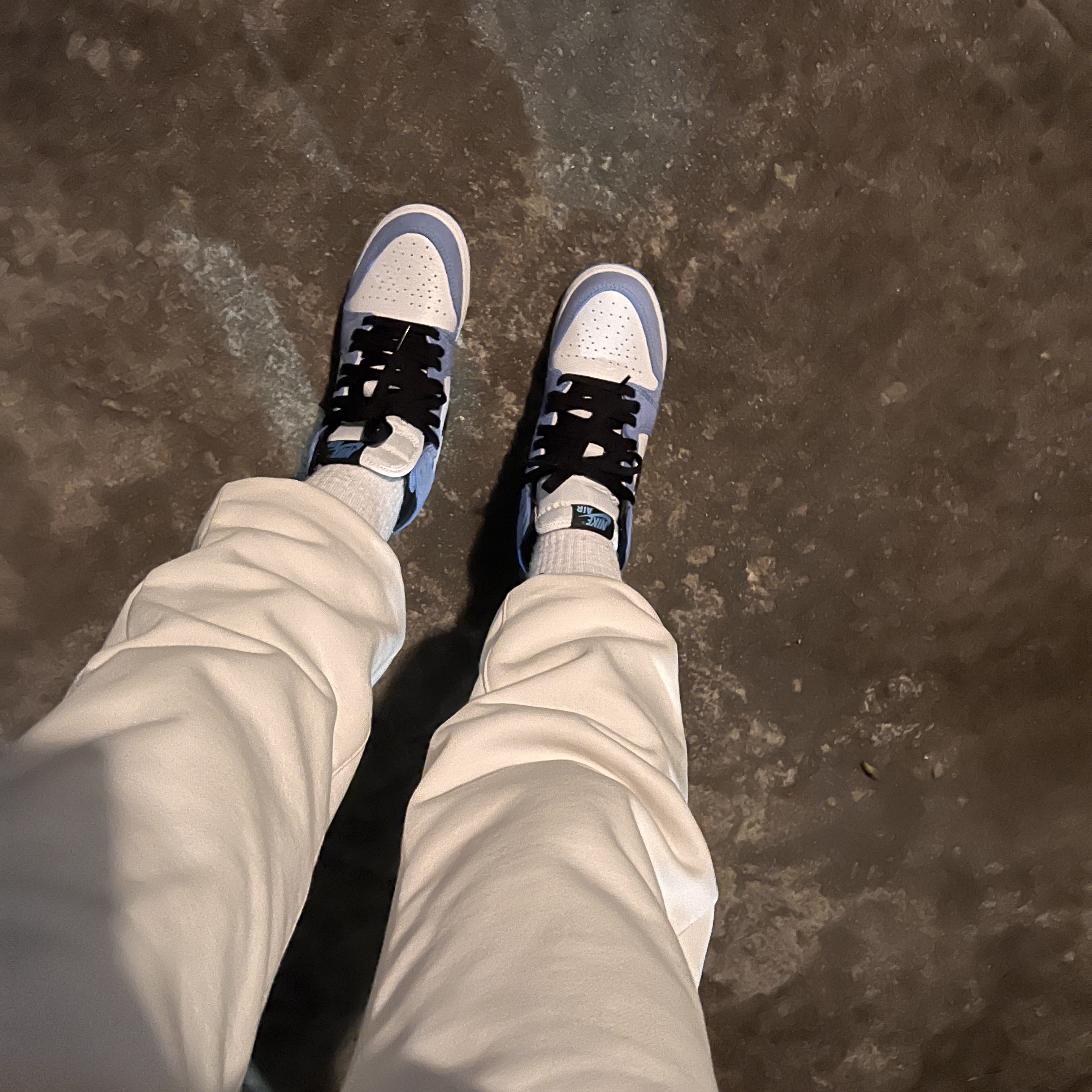 Jordan 1 Retro High OG University Blue, (GS) Jordan 1 Retro High OG University Blue 착용 스타일 - 3