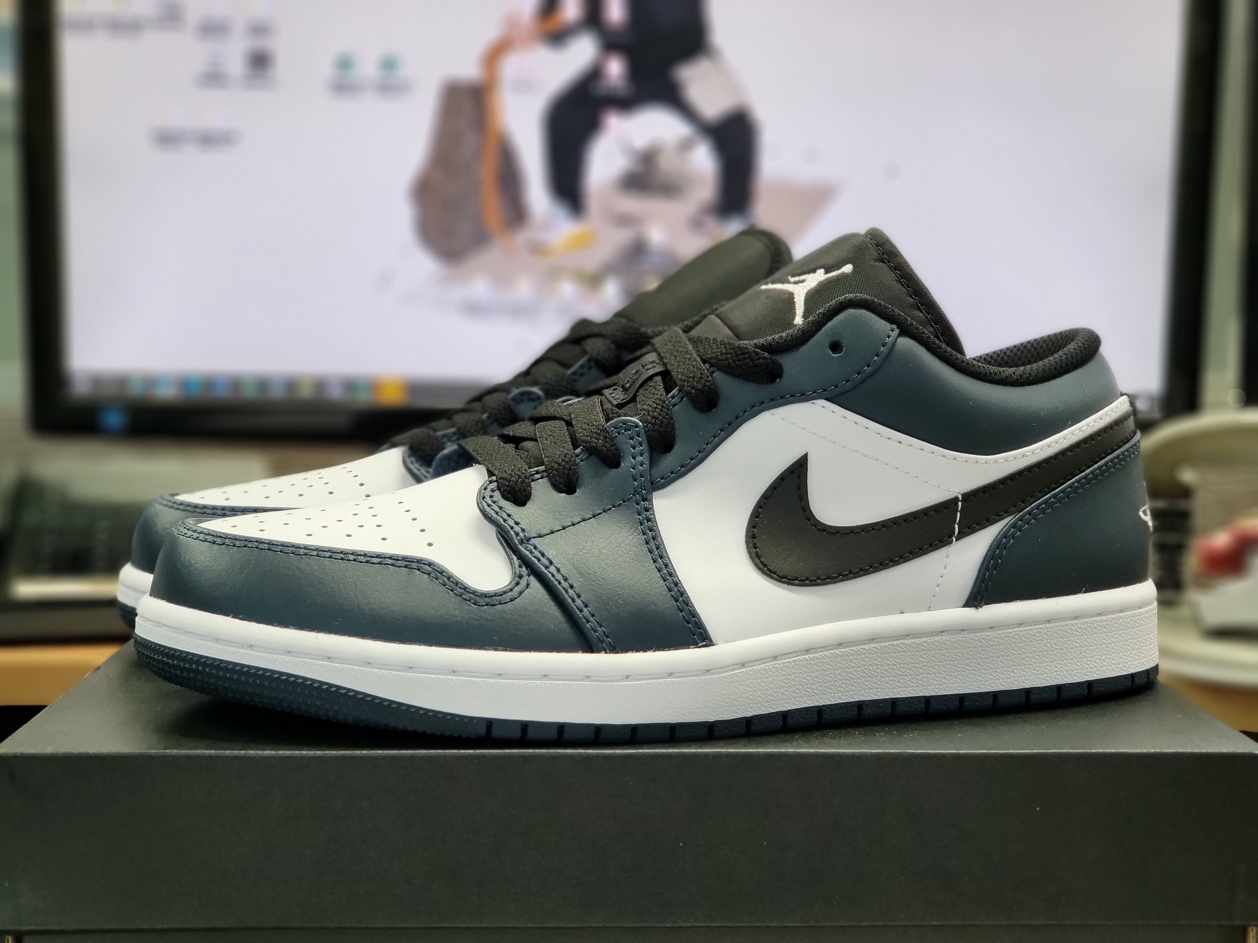 Jordan 1 Low Dark Teal 착용 스타일