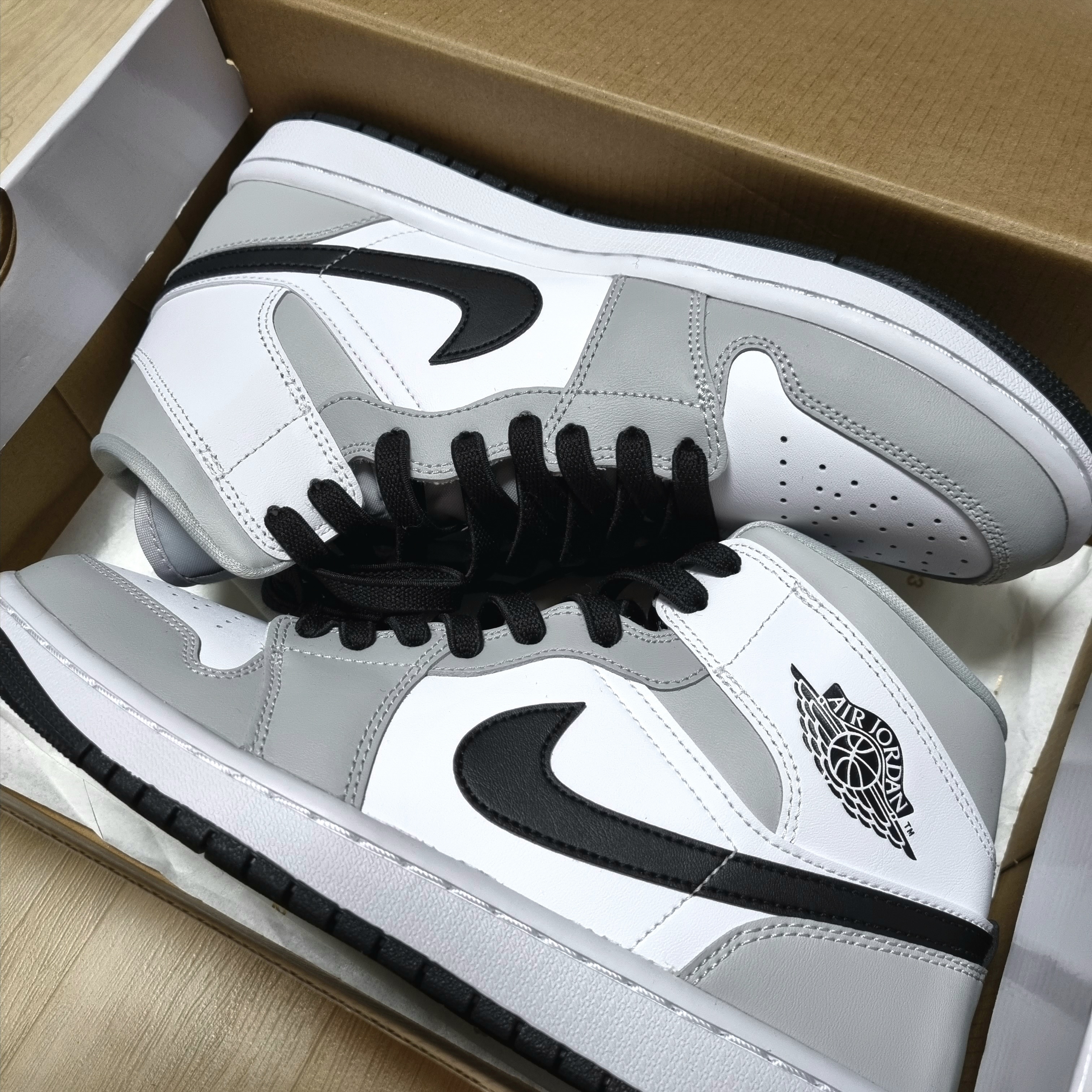 (W) Jordan 1 Mid Grey Fog 착용 스타일