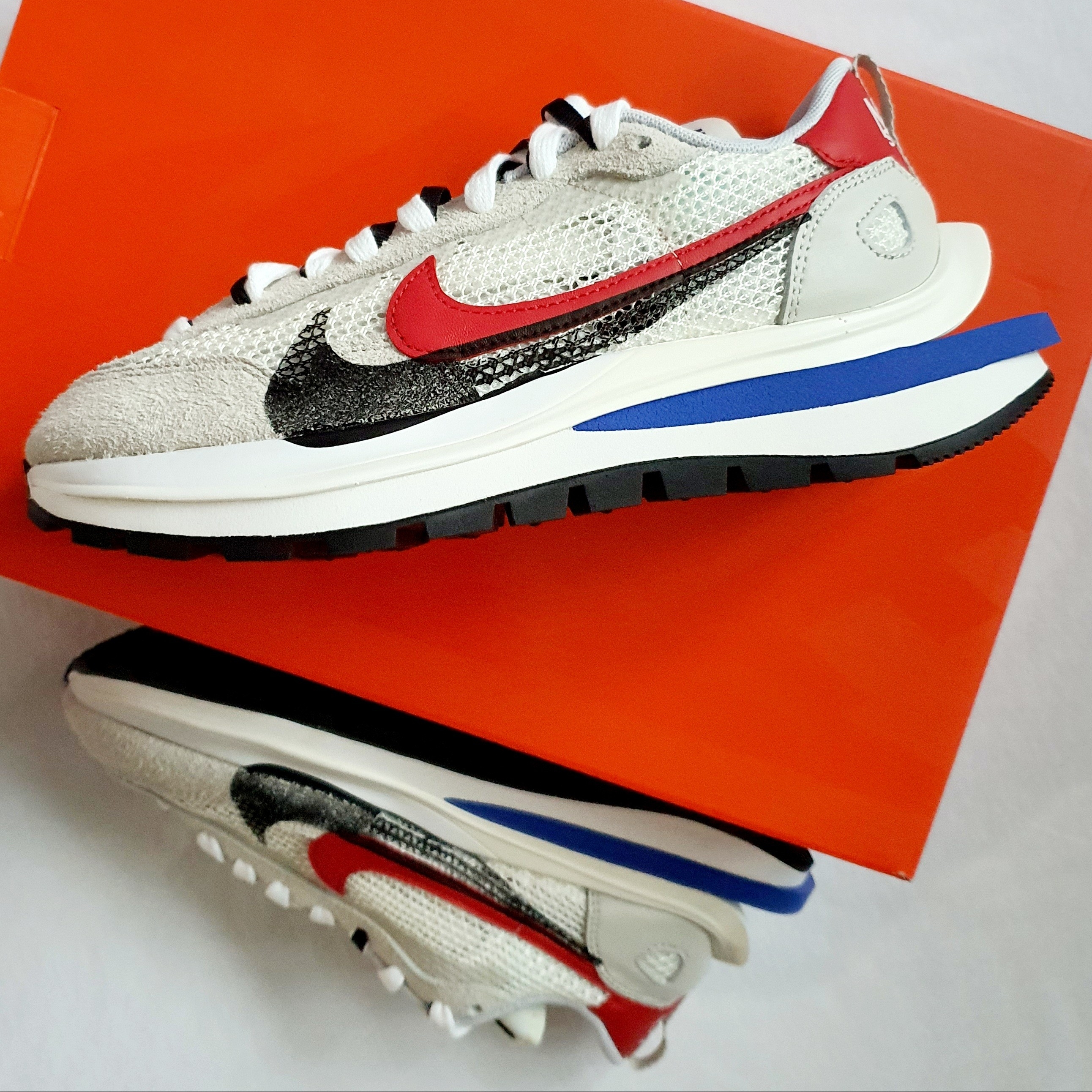 Nike x Sacai VaporWaffle Royal Fuchsia 착용 스타일 - 3