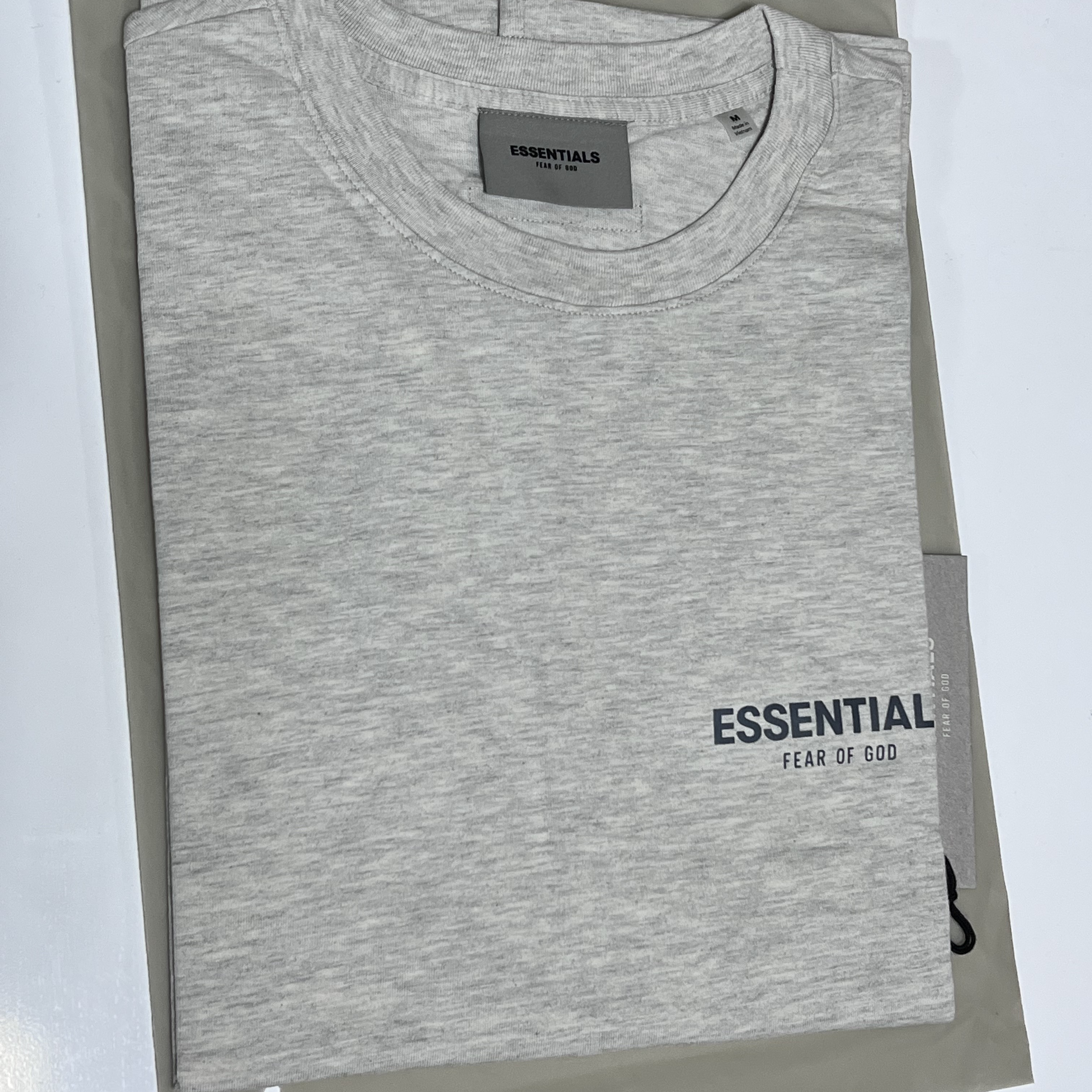Essentials The Core Collection T-Shirt Oatmeal 착용 스타일