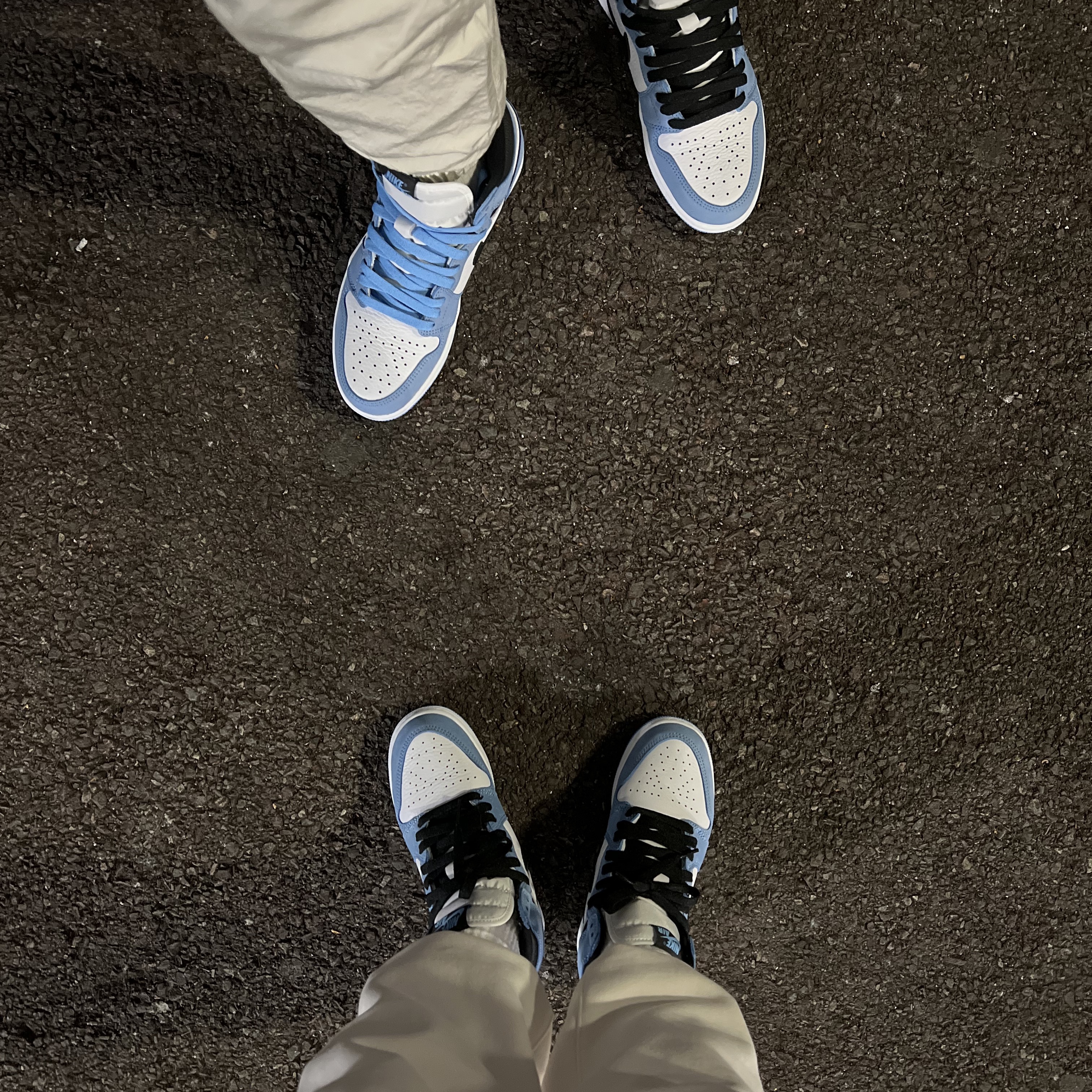 Jordan 1 Retro High OG University Blue, (GS) Jordan 1 Retro High OG University Blue 착용 스타일 - 2