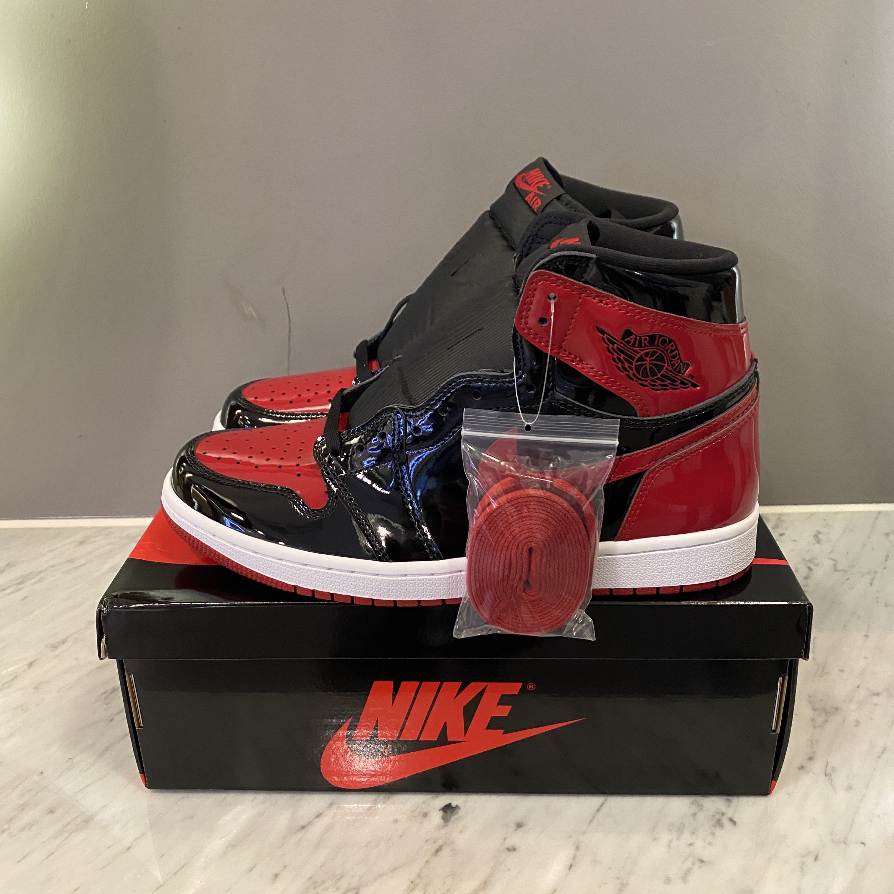 Jordan 1 Retro High OG Patent Bred 착용 스타일 - 2