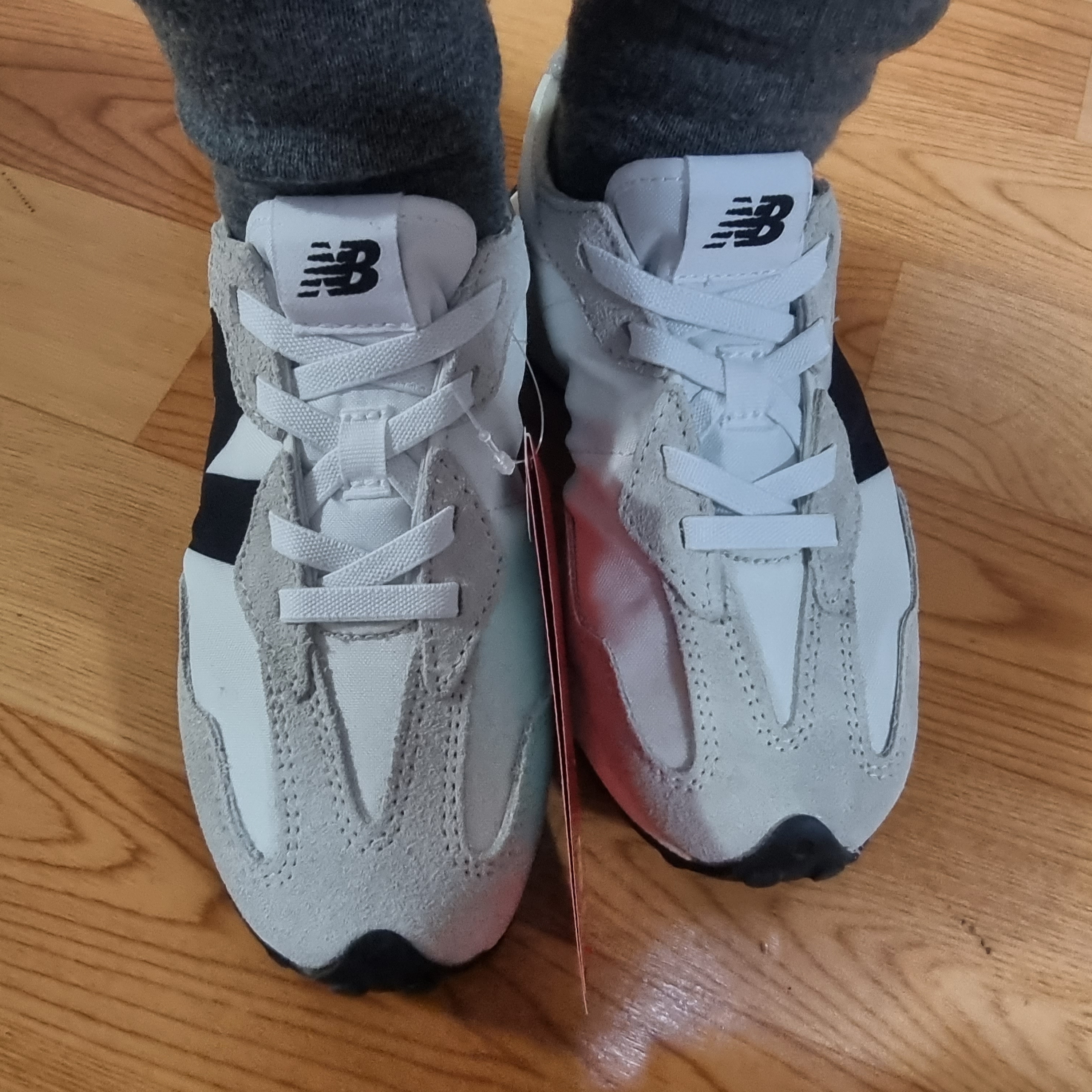 (GS) New Balance 327 Silver Birch Black - M Standard 착용 스타일 - 2
