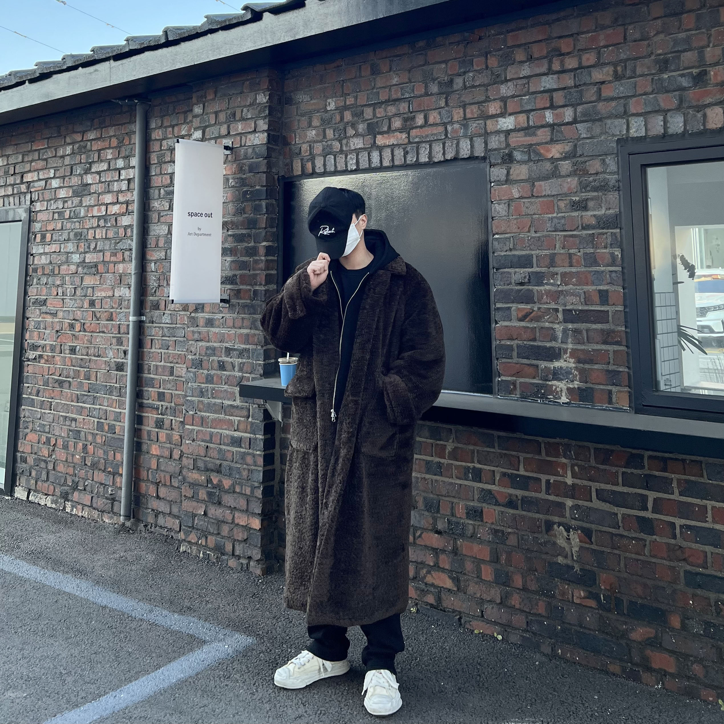 Maison Mihara Yasuhiro Hank OG Sole Over Dyed Lowcut Sneakers Beige 착용 스타일 - 1