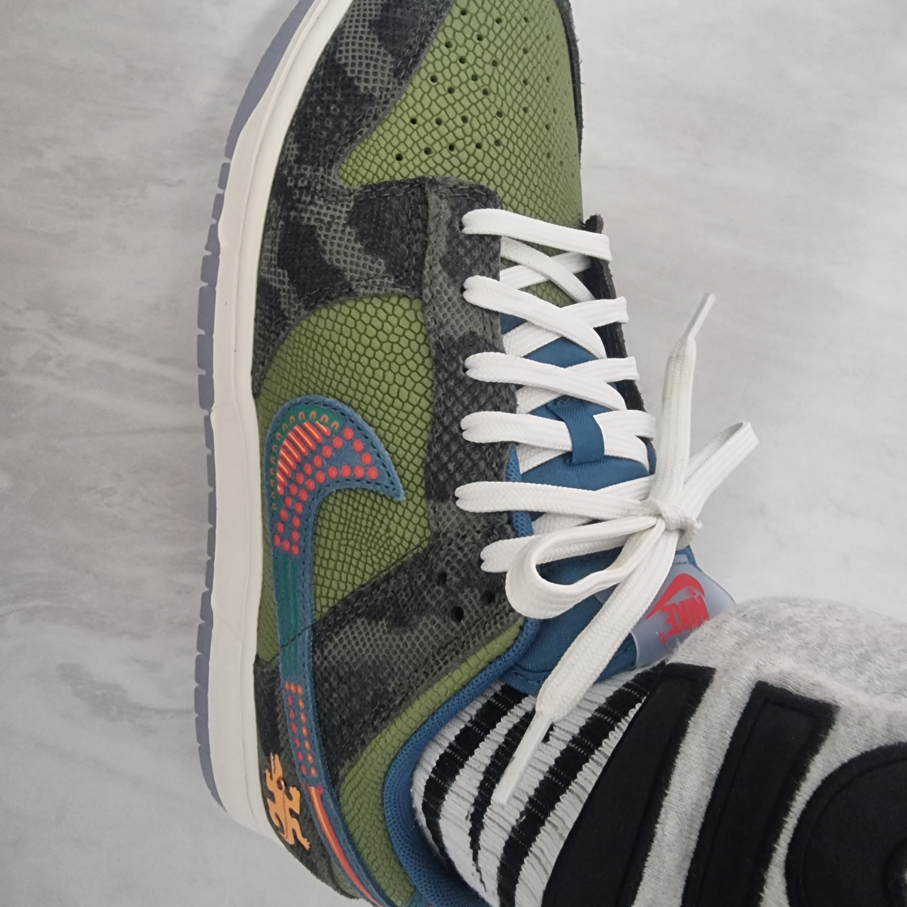 Nike Dunk Low Premium Siempre Familia 착용 스타일 - 4