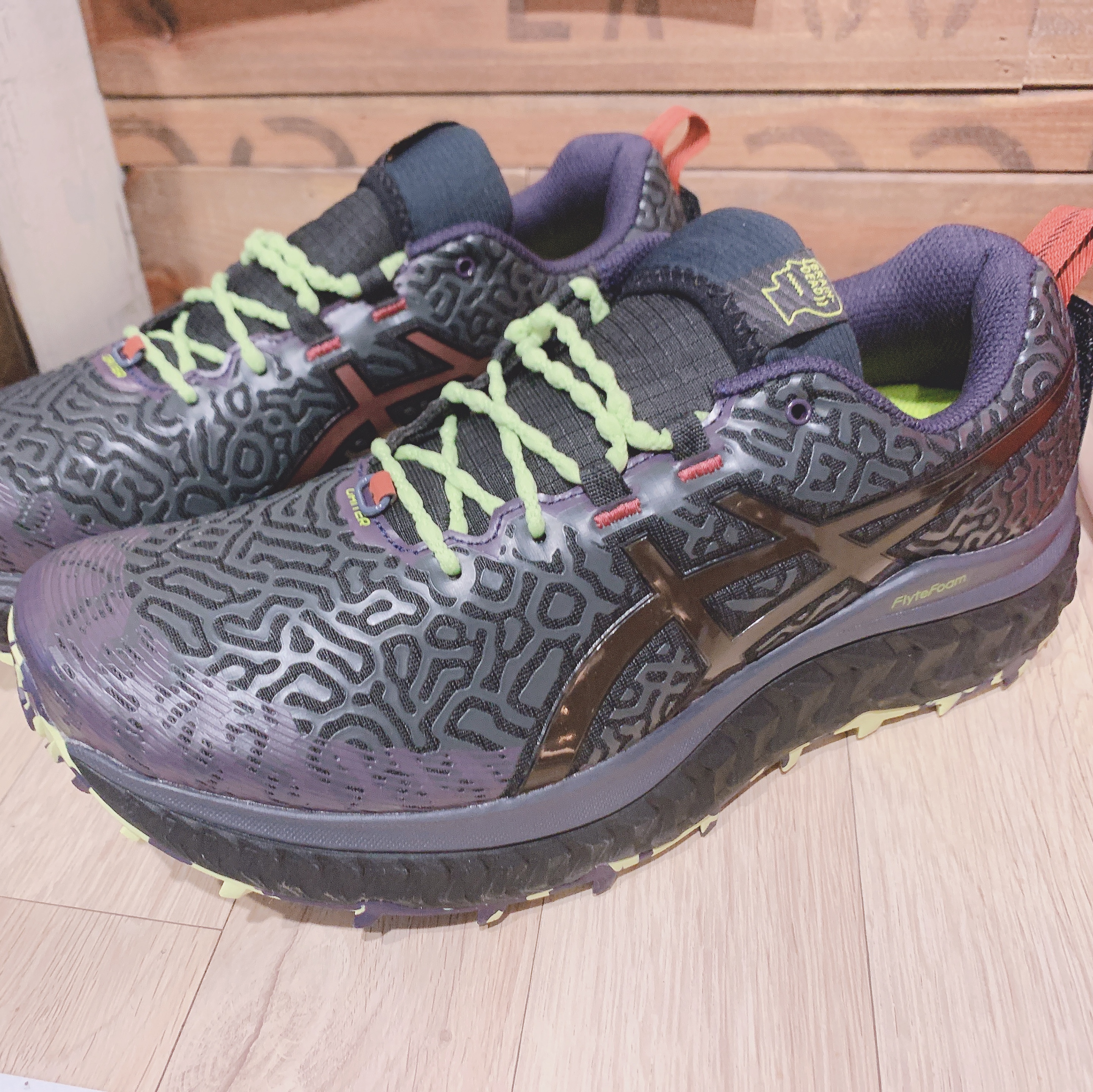 Asics x Brain Dead Trabuco Max Black Cinnabar 착용 스타일 - 3