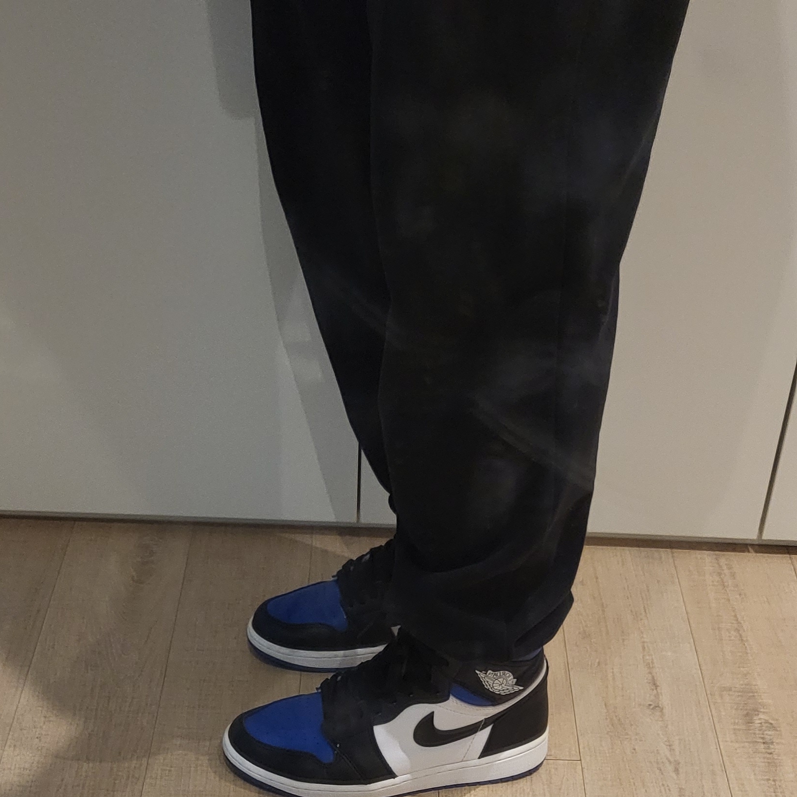 Jordan 1 Retro High OG Royal Toe, Jordan 11 Retro Bred 2019 착용 스타일 - 3