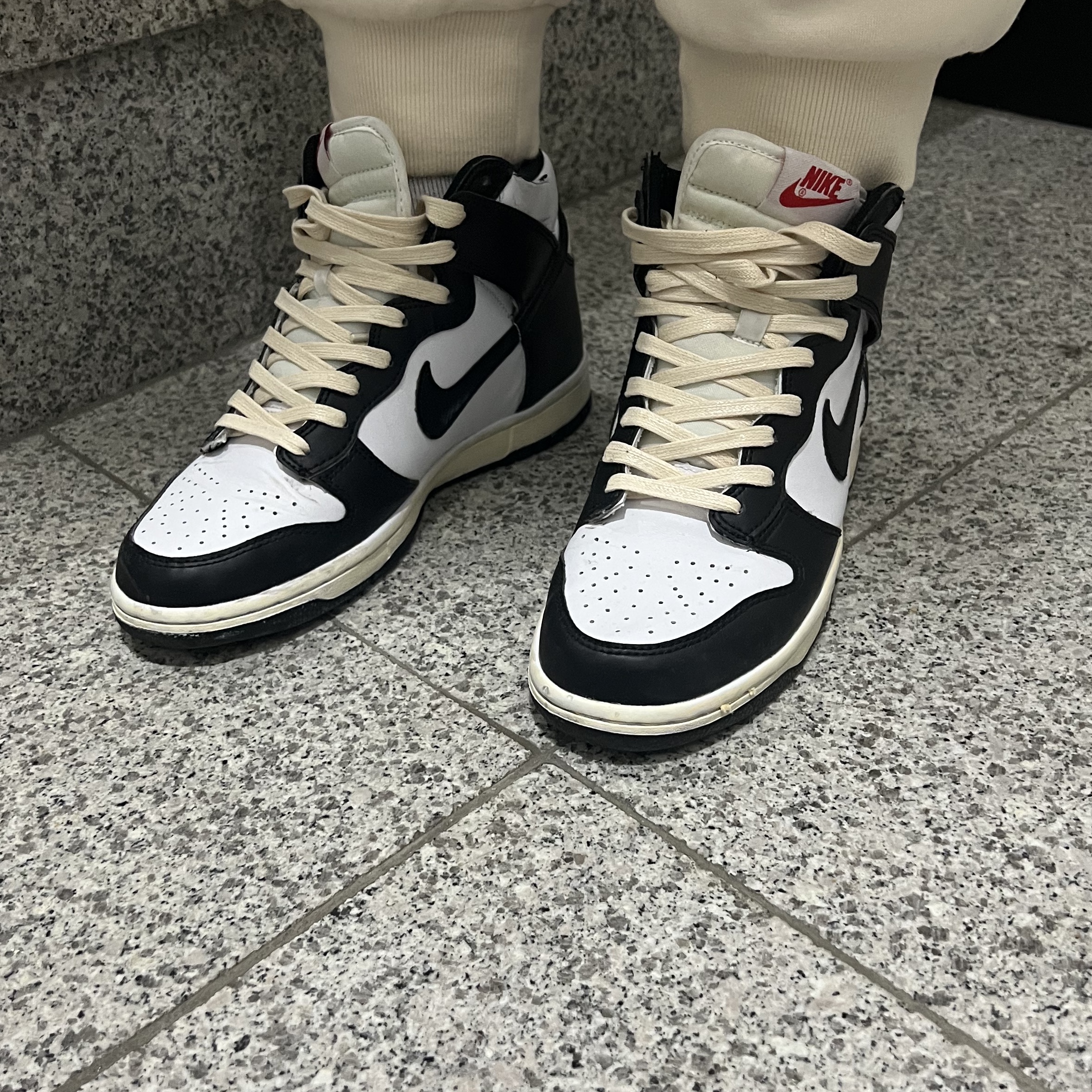 Nike Dunk High Retro Championship Navy 착용 스타일