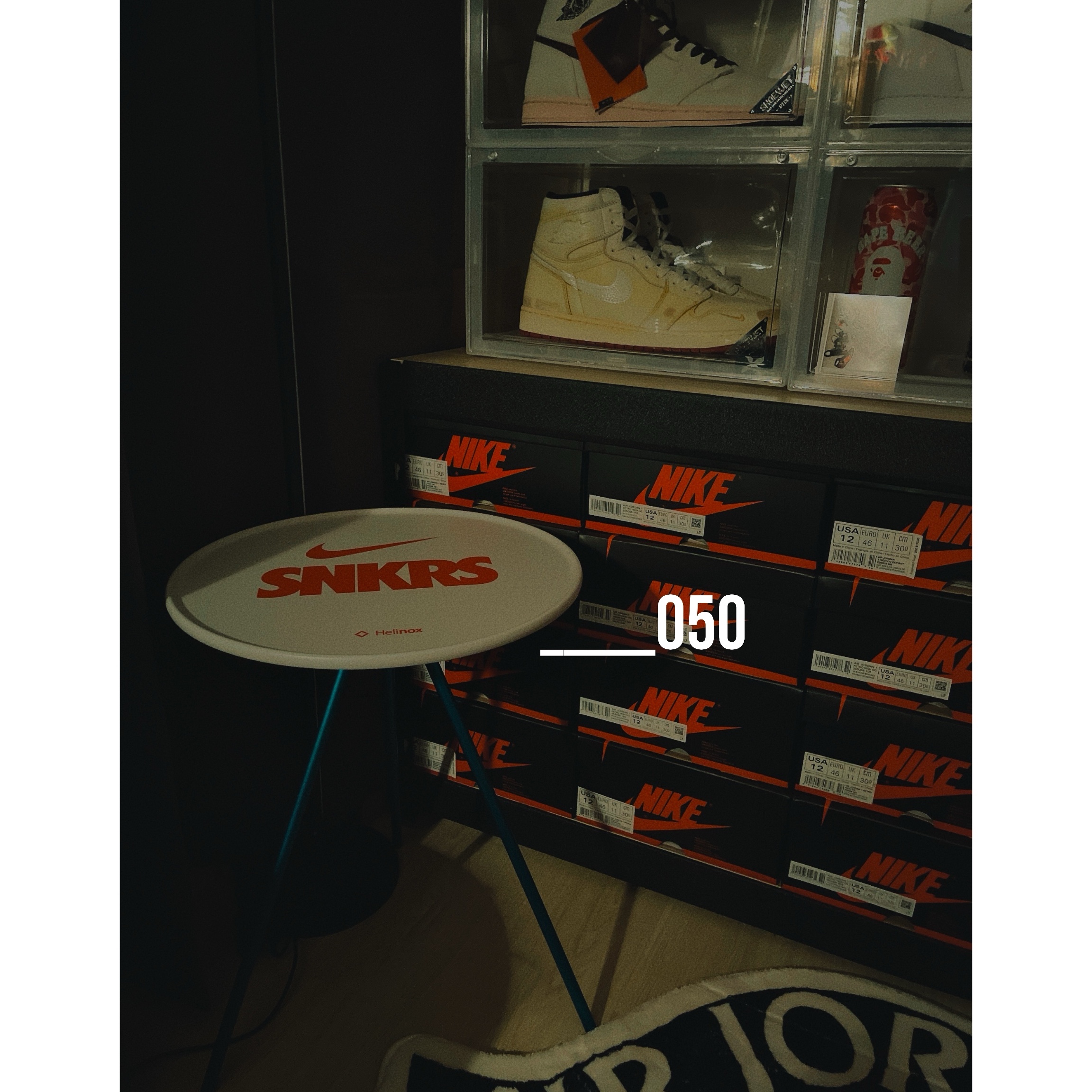 Helinox x Nike SNKRS 4th Anniversary Side Table M 착용 스타일