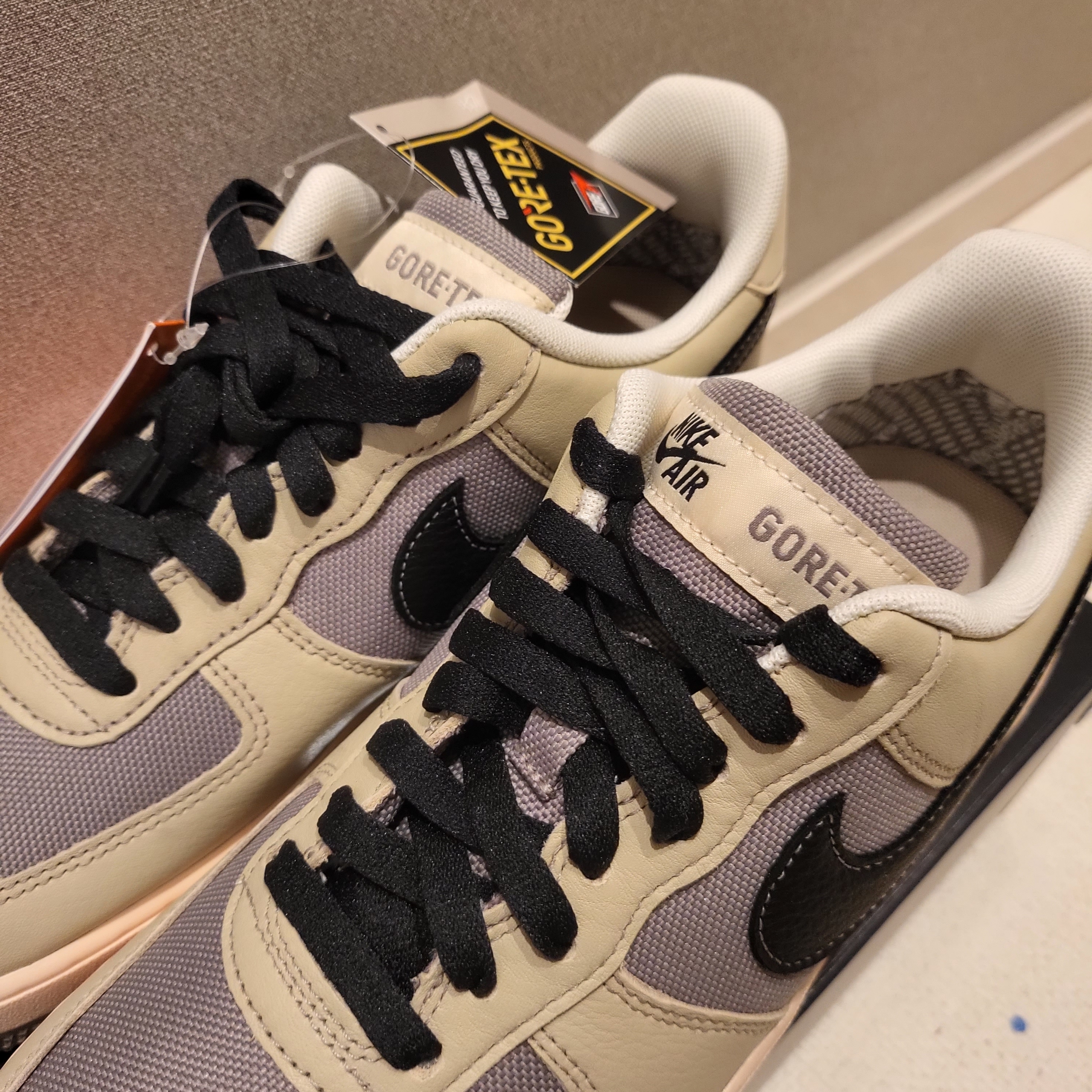 Nike Air Force 1 Low Gore-Tex Olive 착용 스타일 - 3