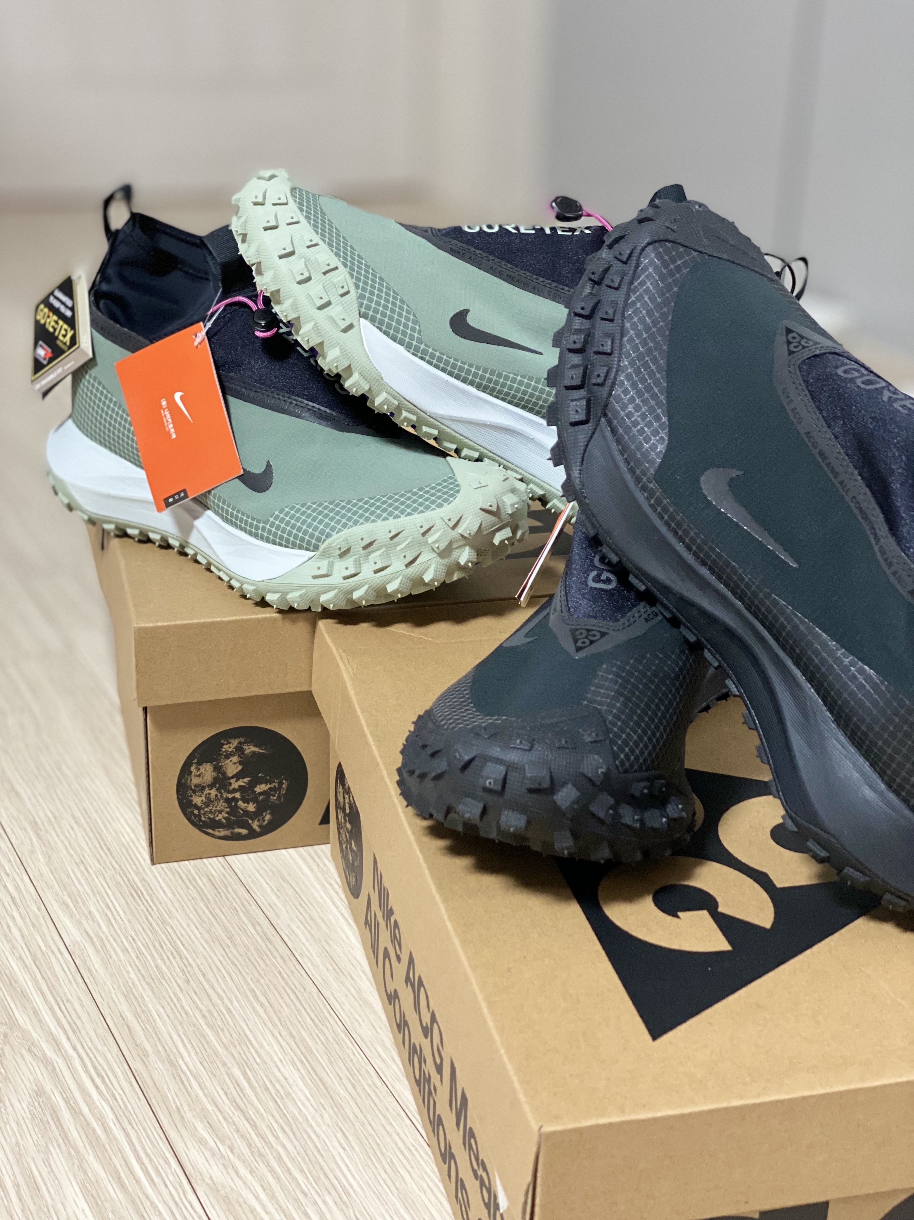 Nike ACG Mountain Fly Gore-Tex Black and Dark Grey, Nike ACG Mountain Fly Gore-Tex Clay Green 착용 스타일 - 3