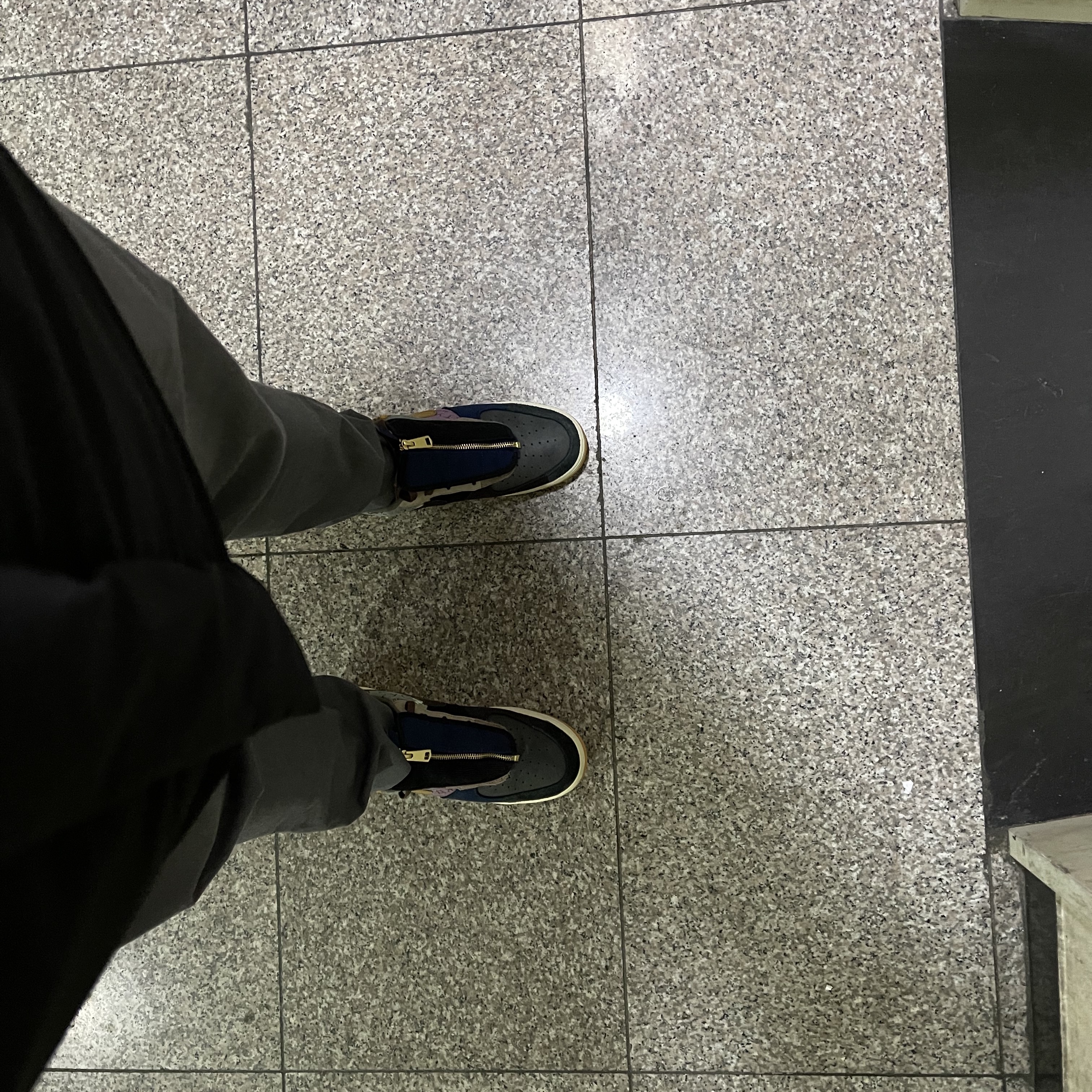 Nike x Travis Scott Air Force 1 Low Cactus Jack 착용 스타일 - 2