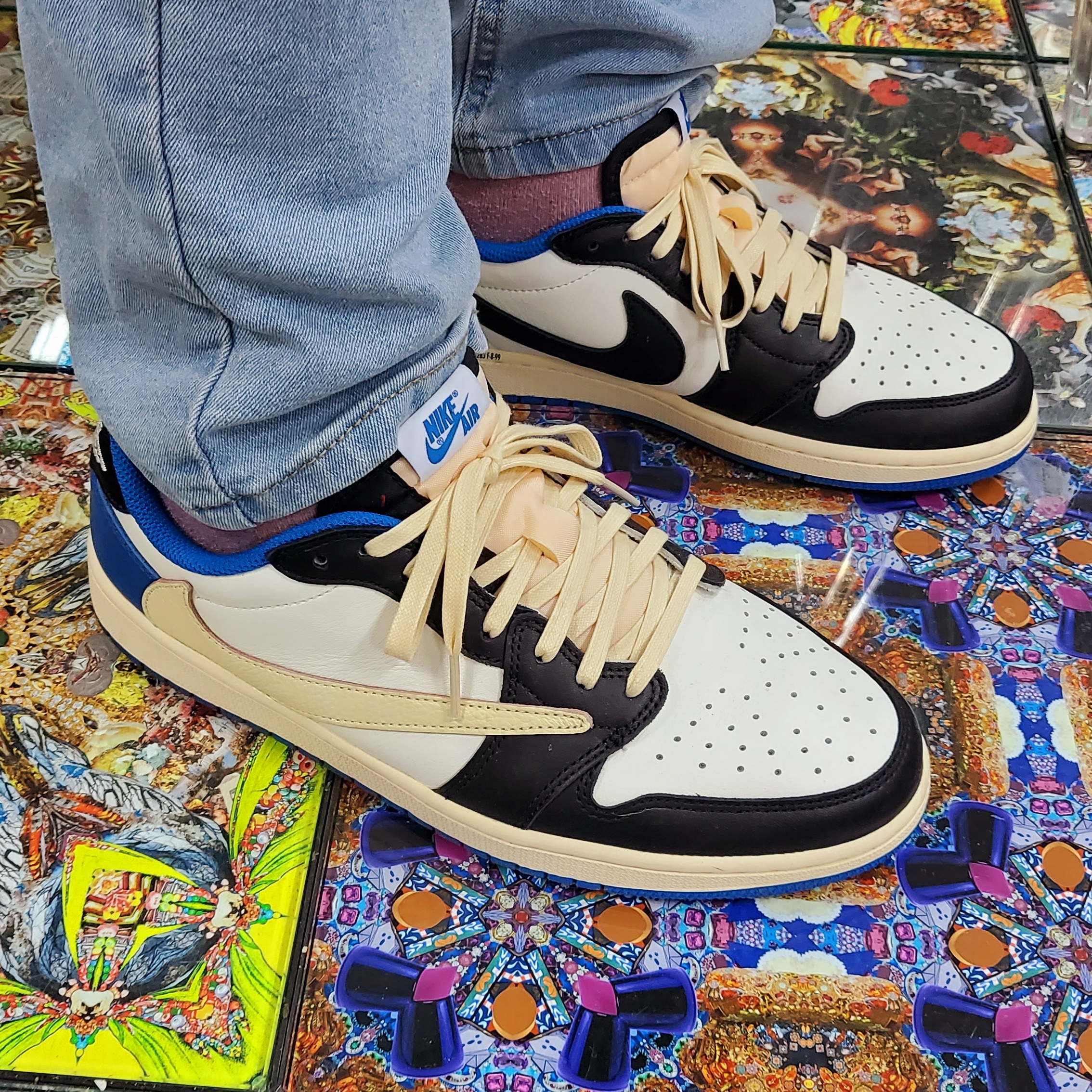 Jordan 1 x Travis Scott x Fragment Retro Low OG SP Military Blue 착용 스타일 - 5