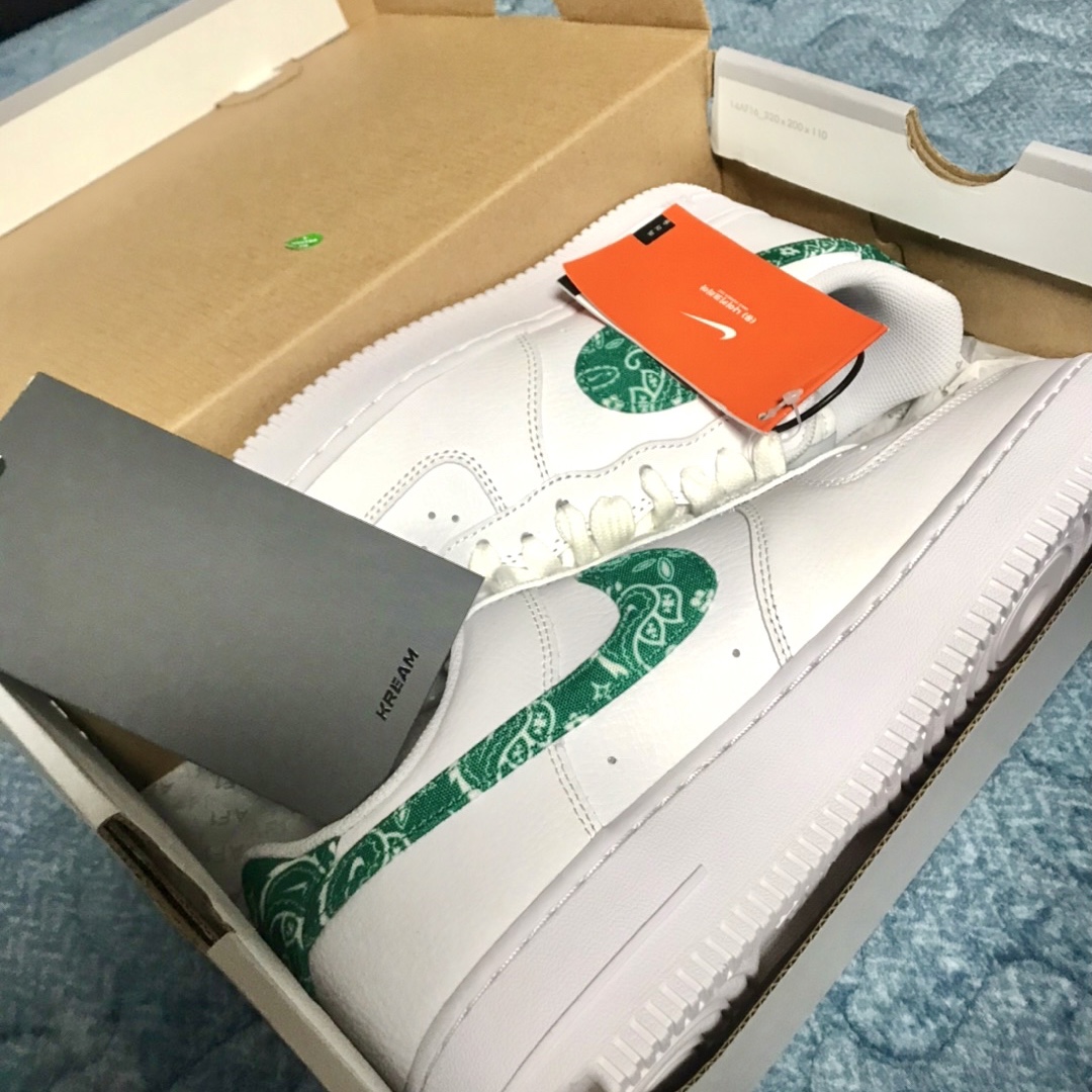 (W) Nike Air Force 1 '07 Essential Paisley Swoosh White Malachite 착용 스타일