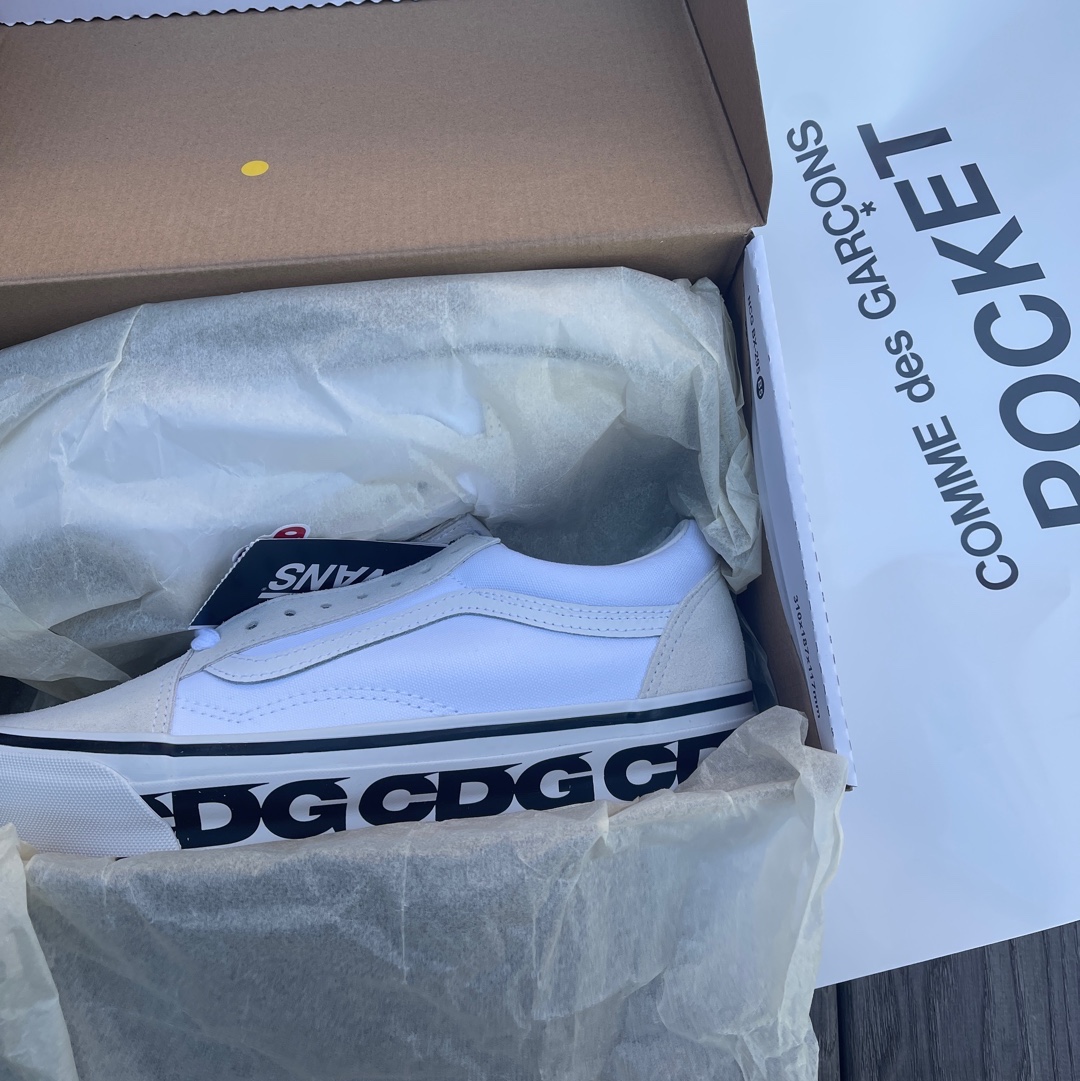 Vans Vault x CDG Old Skool LX White 착용 스타일
