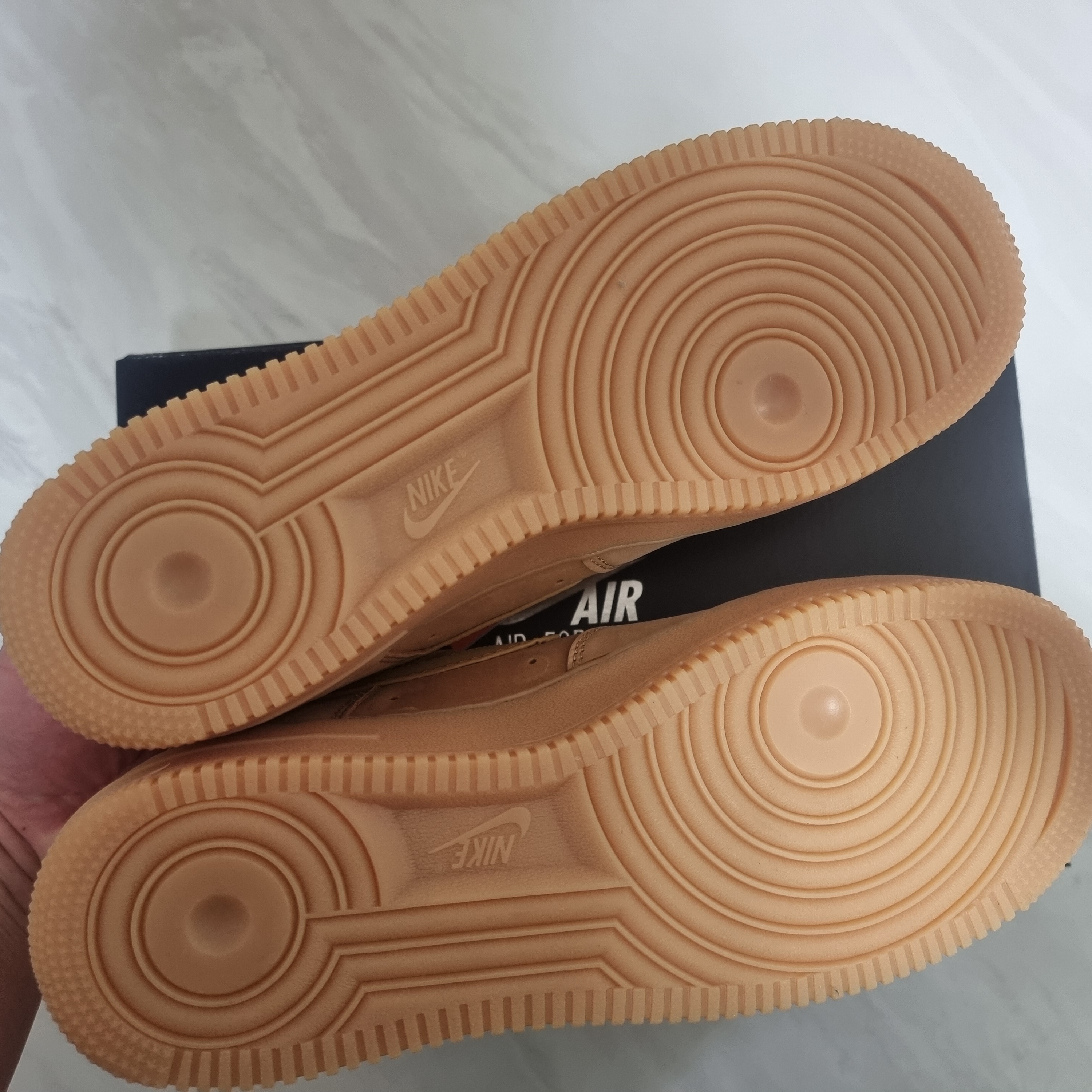 Nike Air Force 1 '07 WB Flax 착용 스타일 - 2