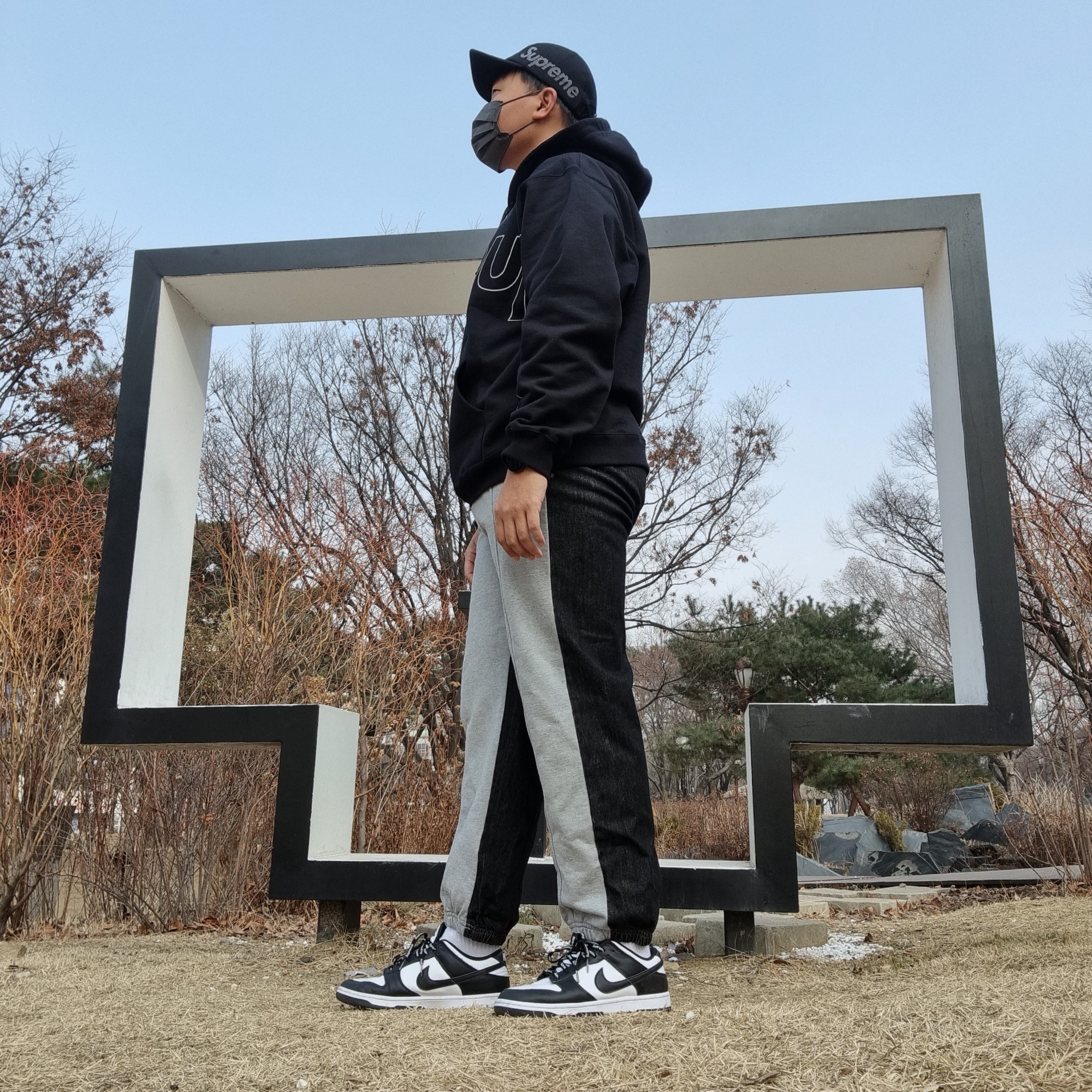 Supreme Ultra 6-Panel Black - 21FW, Supreme Reflective Hooded Sweatshirt Black - 21FW 착용 스타일 - 2
