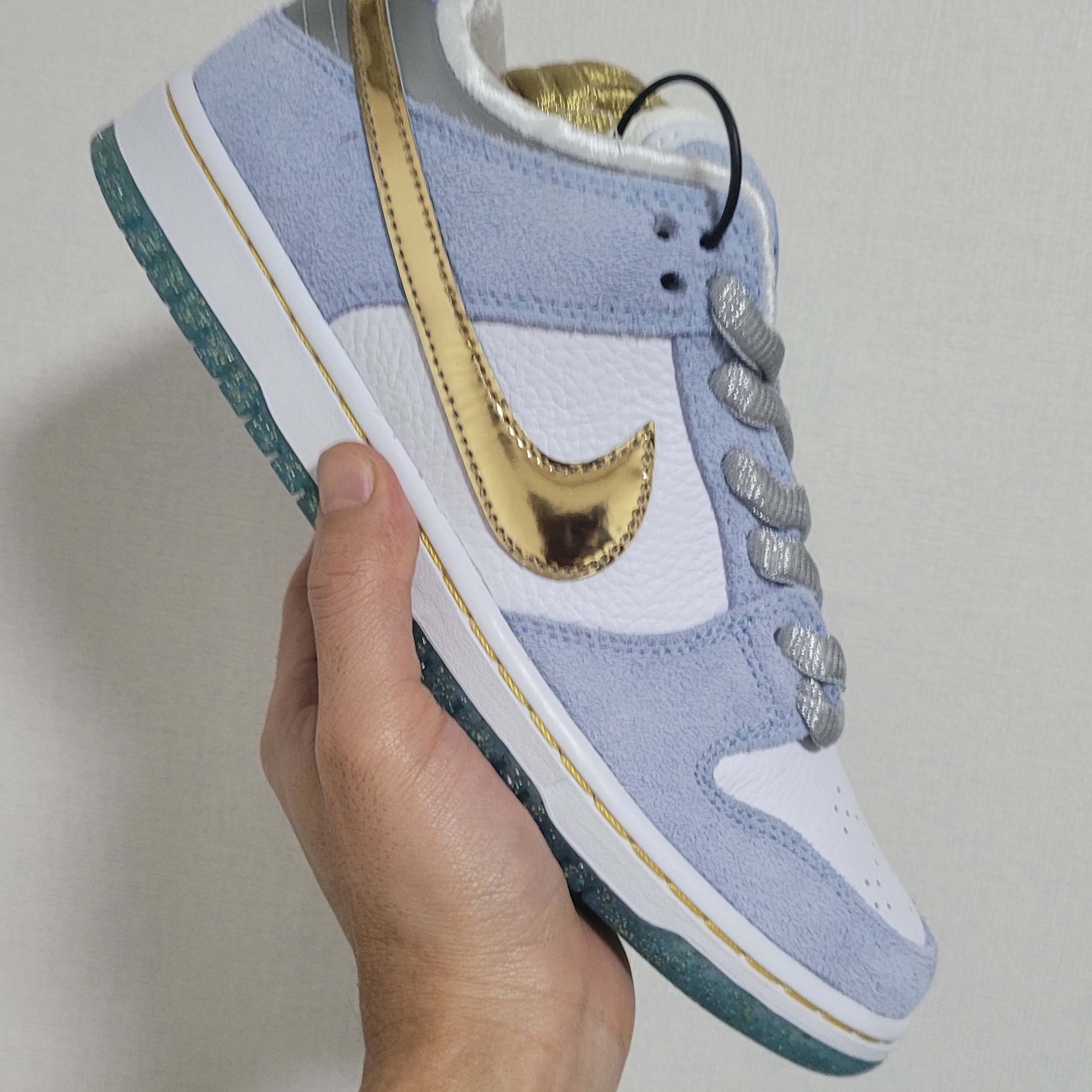 Nike x Sean Cliver SB Dunk Low Holiday Special 착용 스타일 - 1