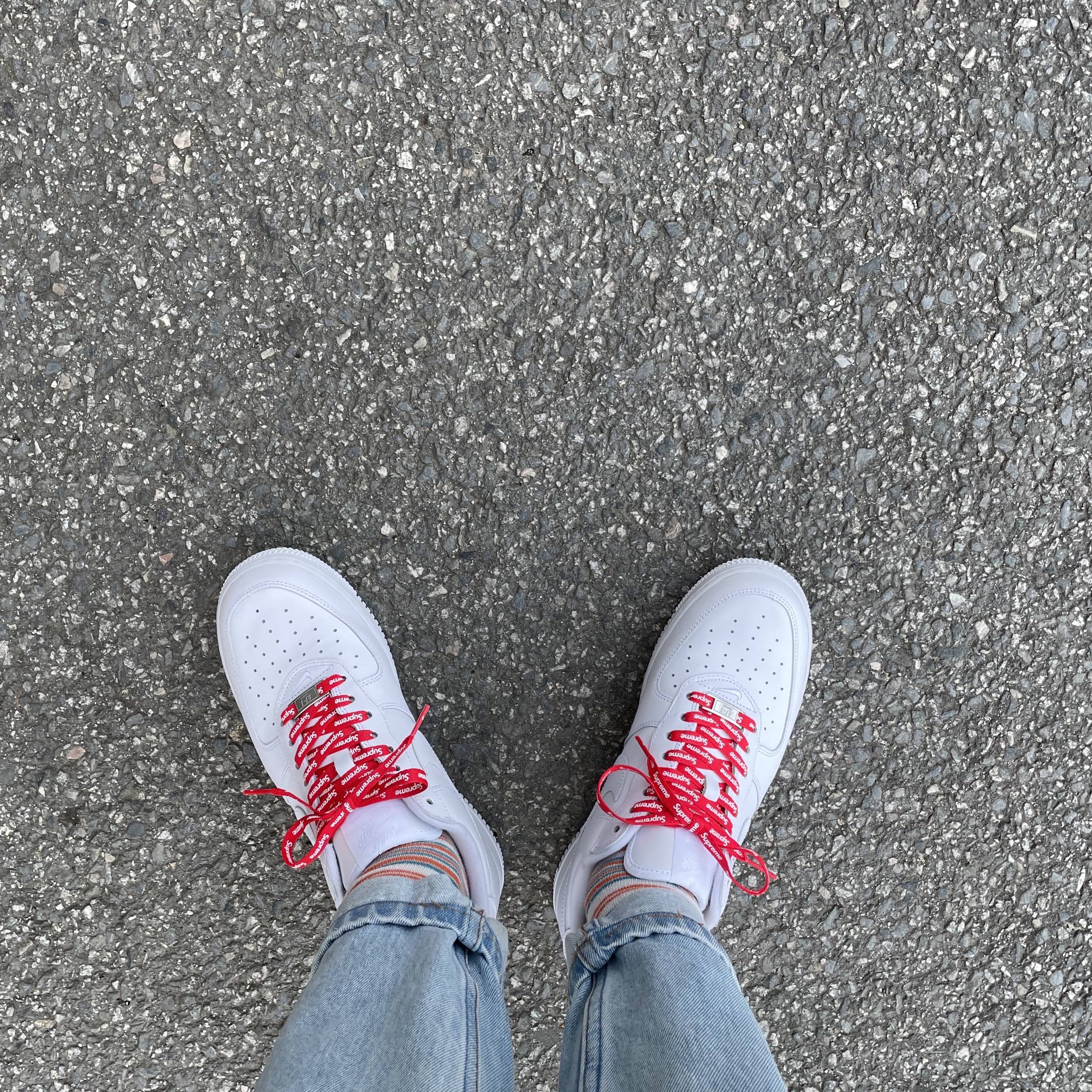 Nike x Supreme Air Force 1 Low White 착용 스타일