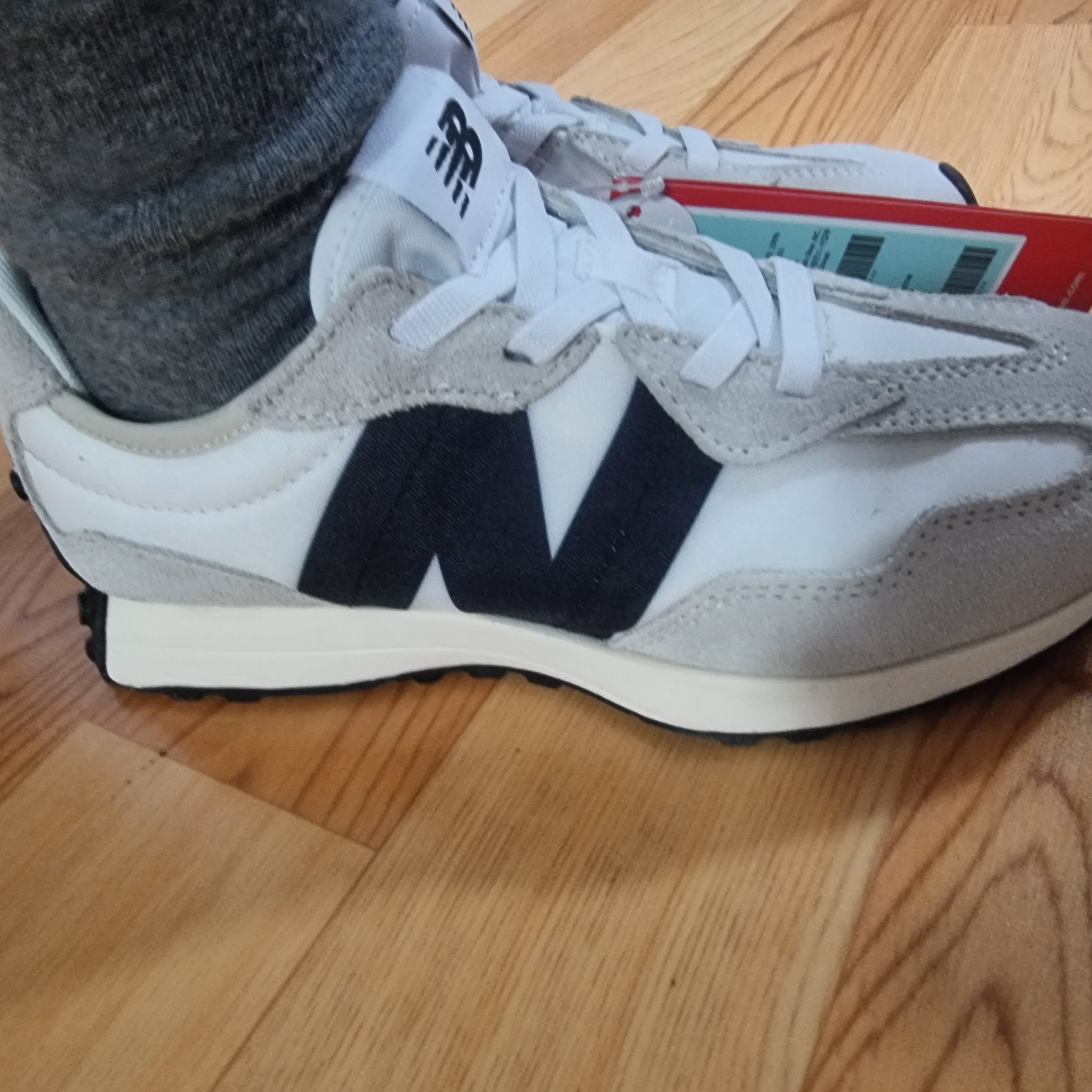 (GS) New Balance 327 Silver Birch Black - M Standard 착용 스타일 - 4