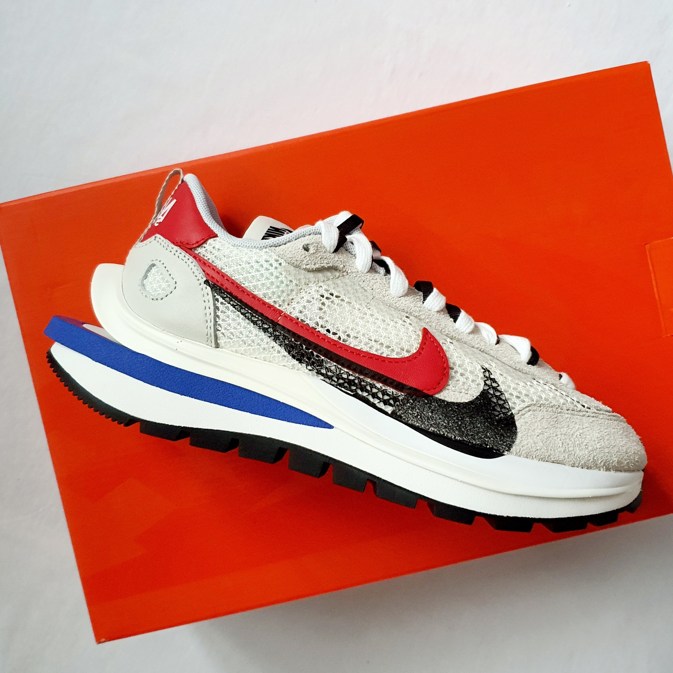 Nike x Sacai VaporWaffle Royal Fuchsia 착용 스타일 - 1