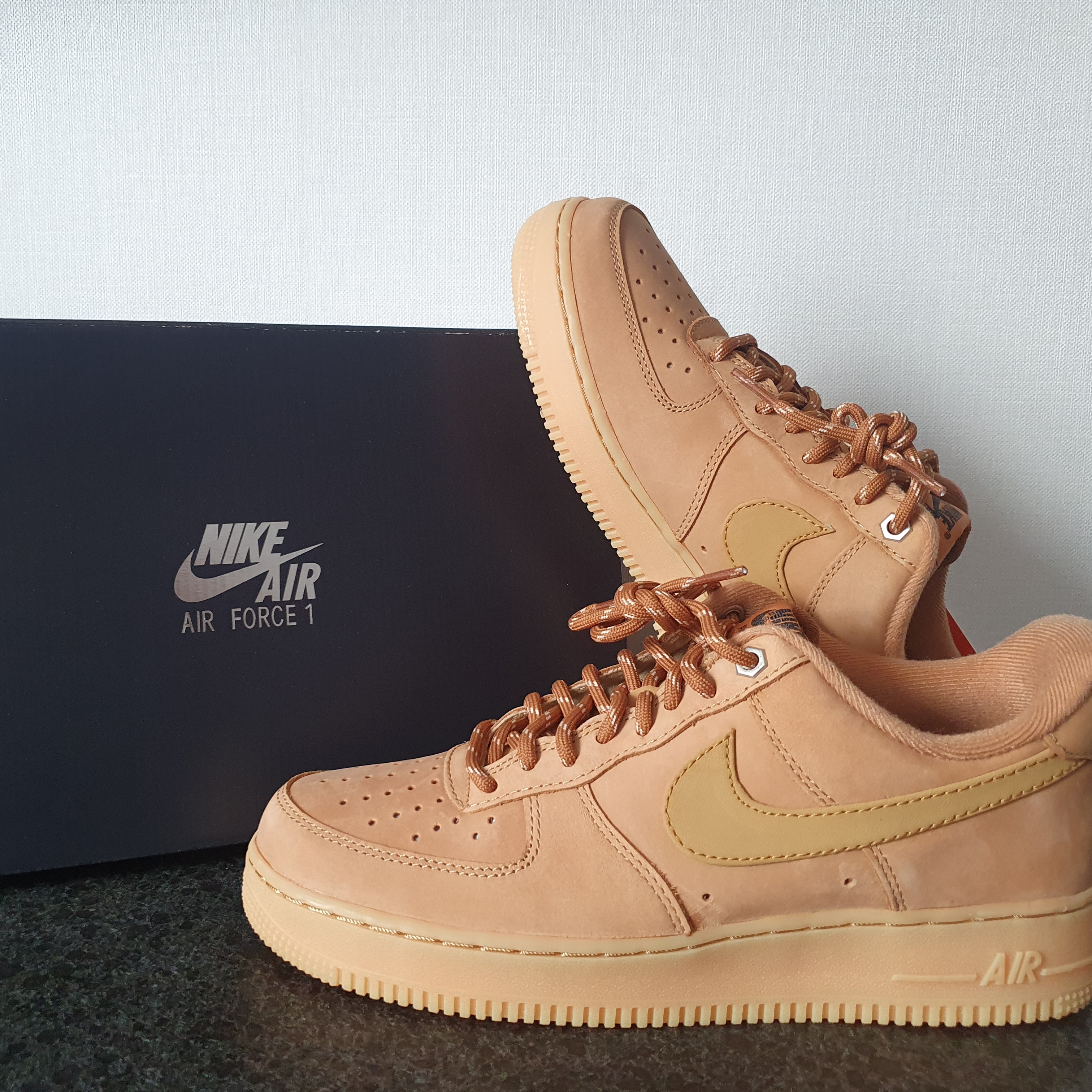 Nike Air Force 1 '07 WB Flax 착용 스타일