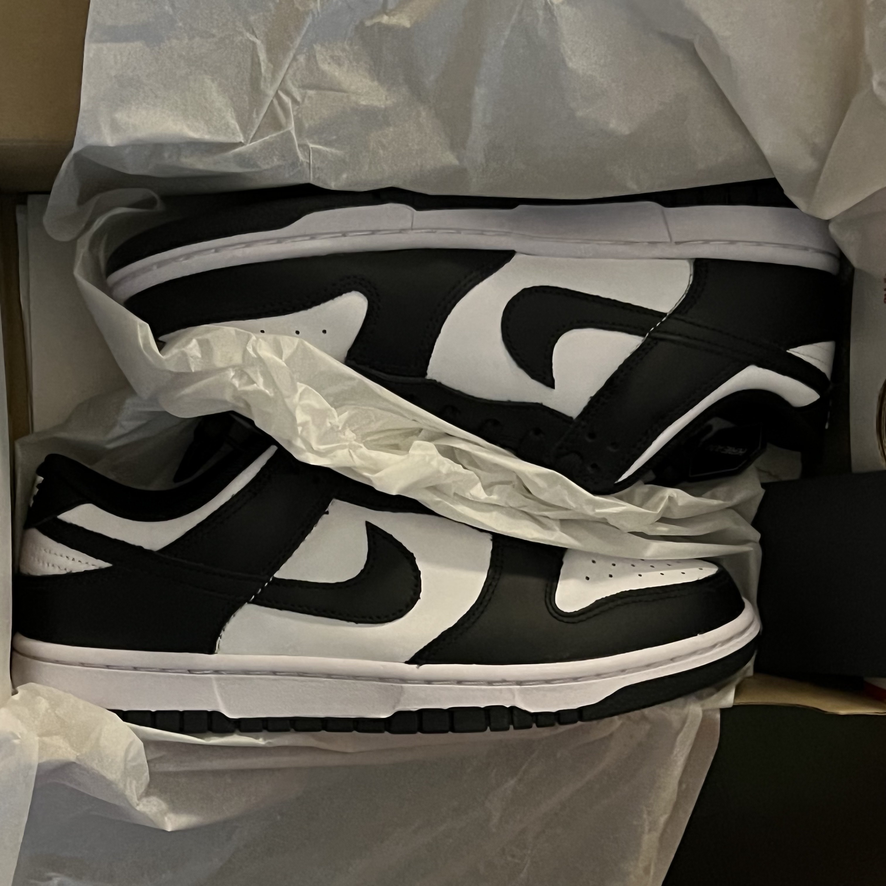 Nike Dunk Low Retro Black 착용 스타일 - 2