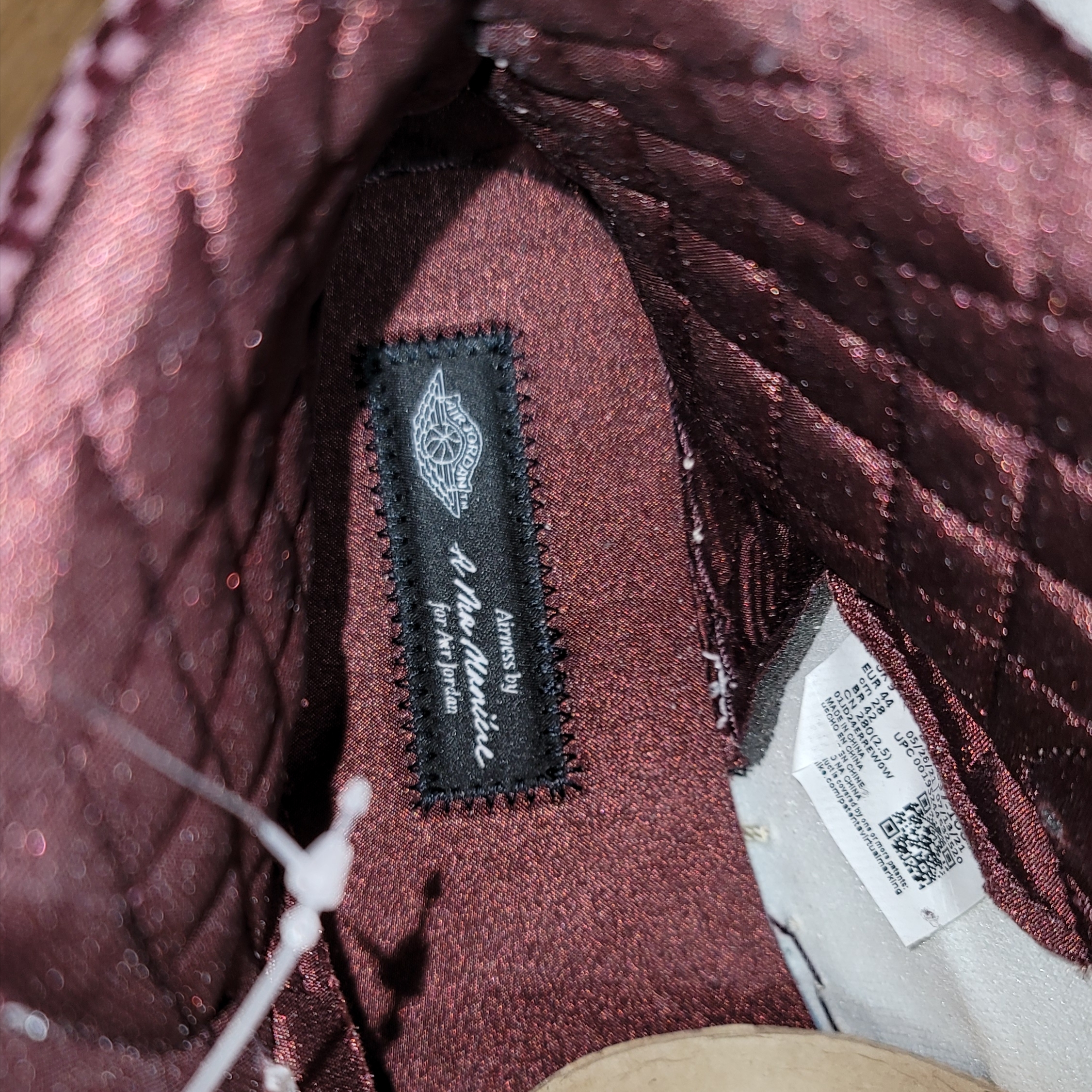 Jordan 1 x A Ma Maniere Retro High OG SP Sail and Burgundy 착용 스타일 - 3