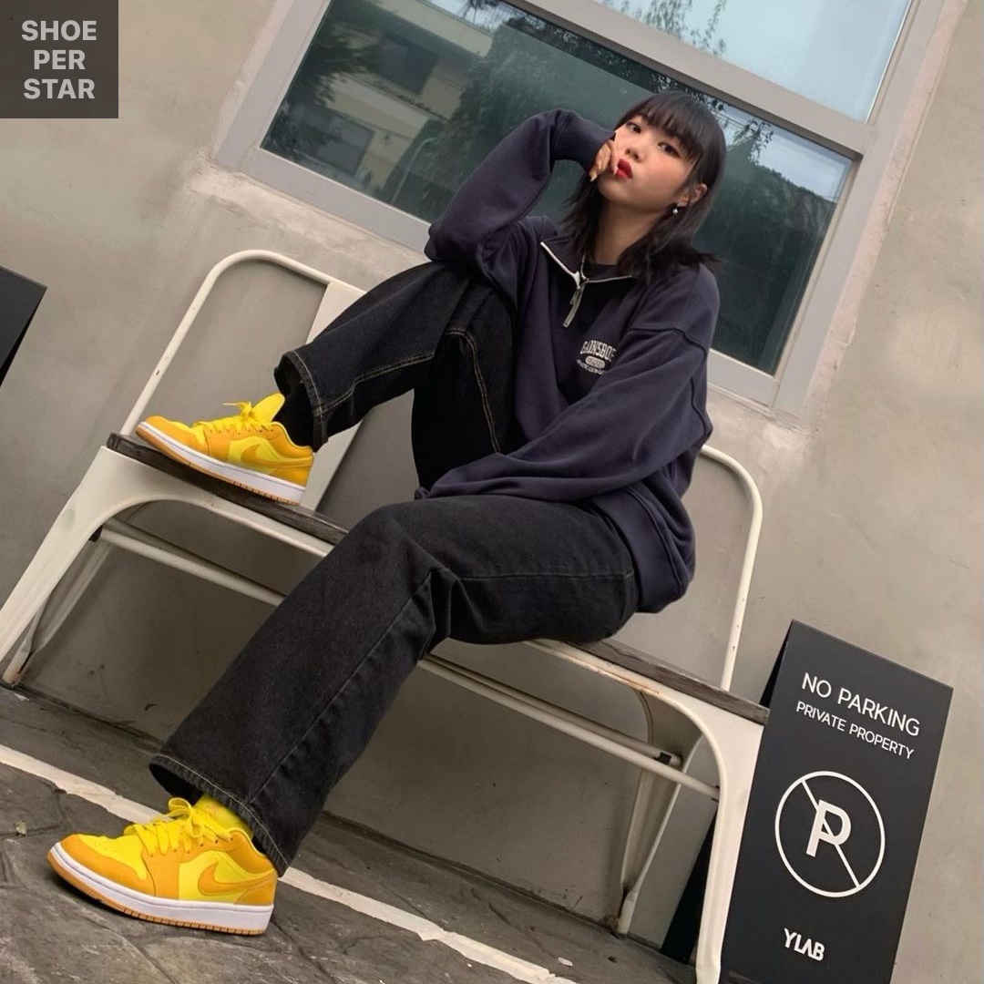 (W) Jordan 1 Low Yellow Strike, Nike Dunk Low SE Black Multi Camo 착용 스타일 - 1