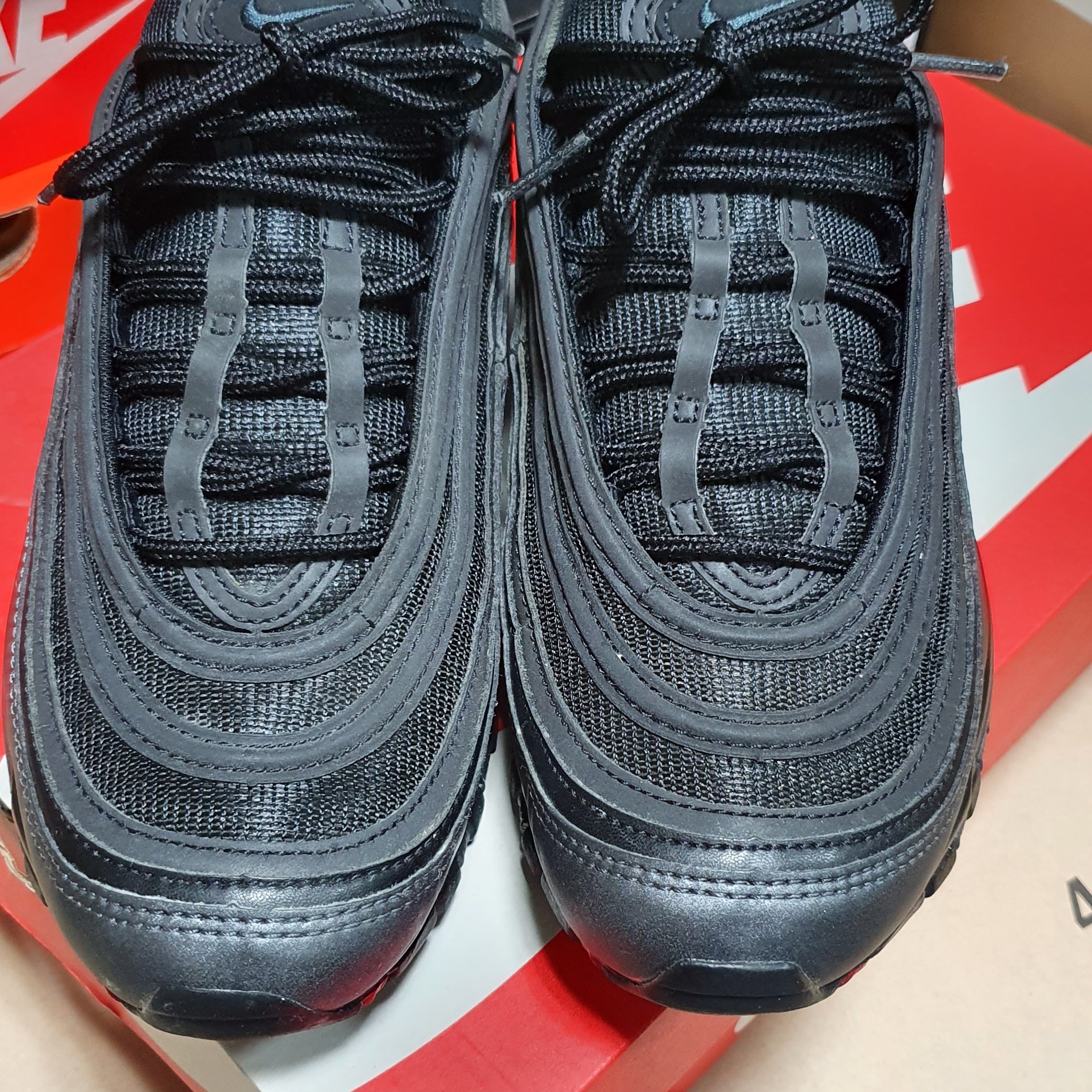 Nike Air Max 97 Metallic Hematite 착용 스타일 - 2