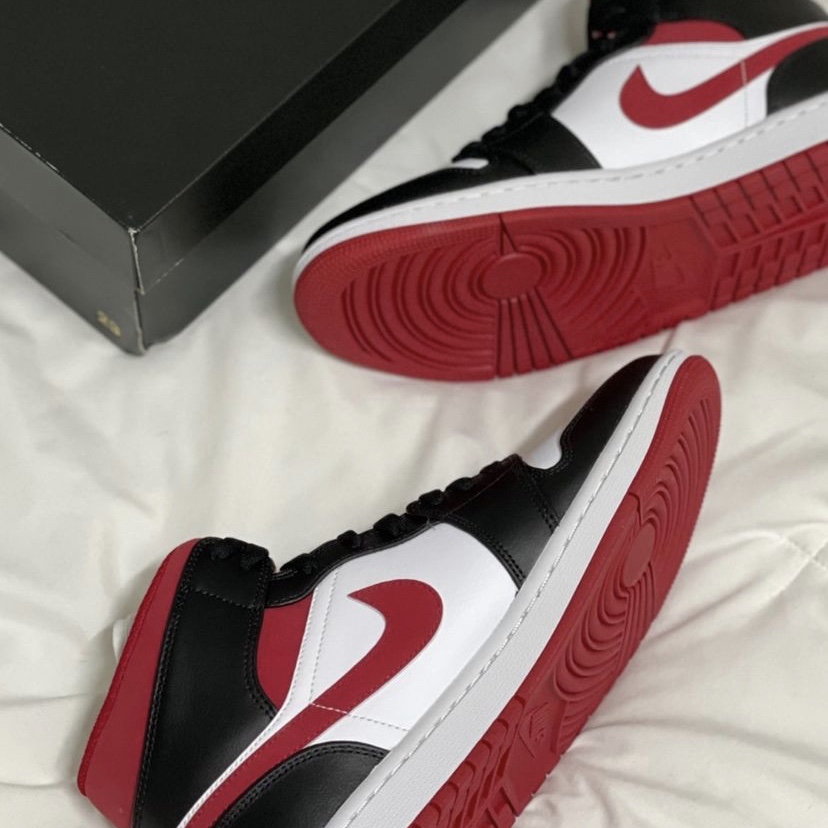 Jordan 1 Mid Gym Red Black White, Jordan 1 Retro High OG Gym Red 착용 스타일 - 2