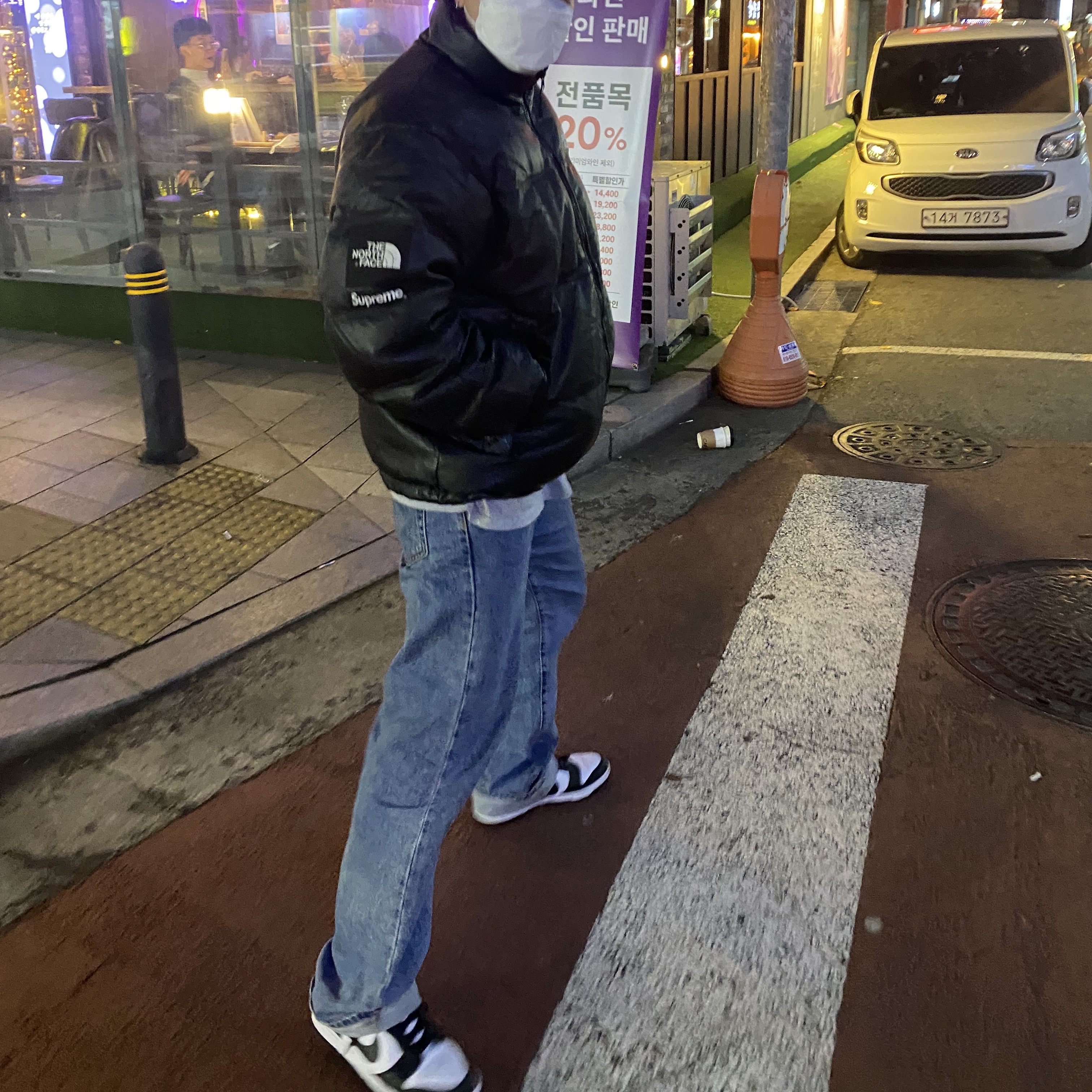 Supreme x The North Face Leather Nuptse Jacket Black - 17FW, Nike Dunk Low Retro Black 착용 스타일