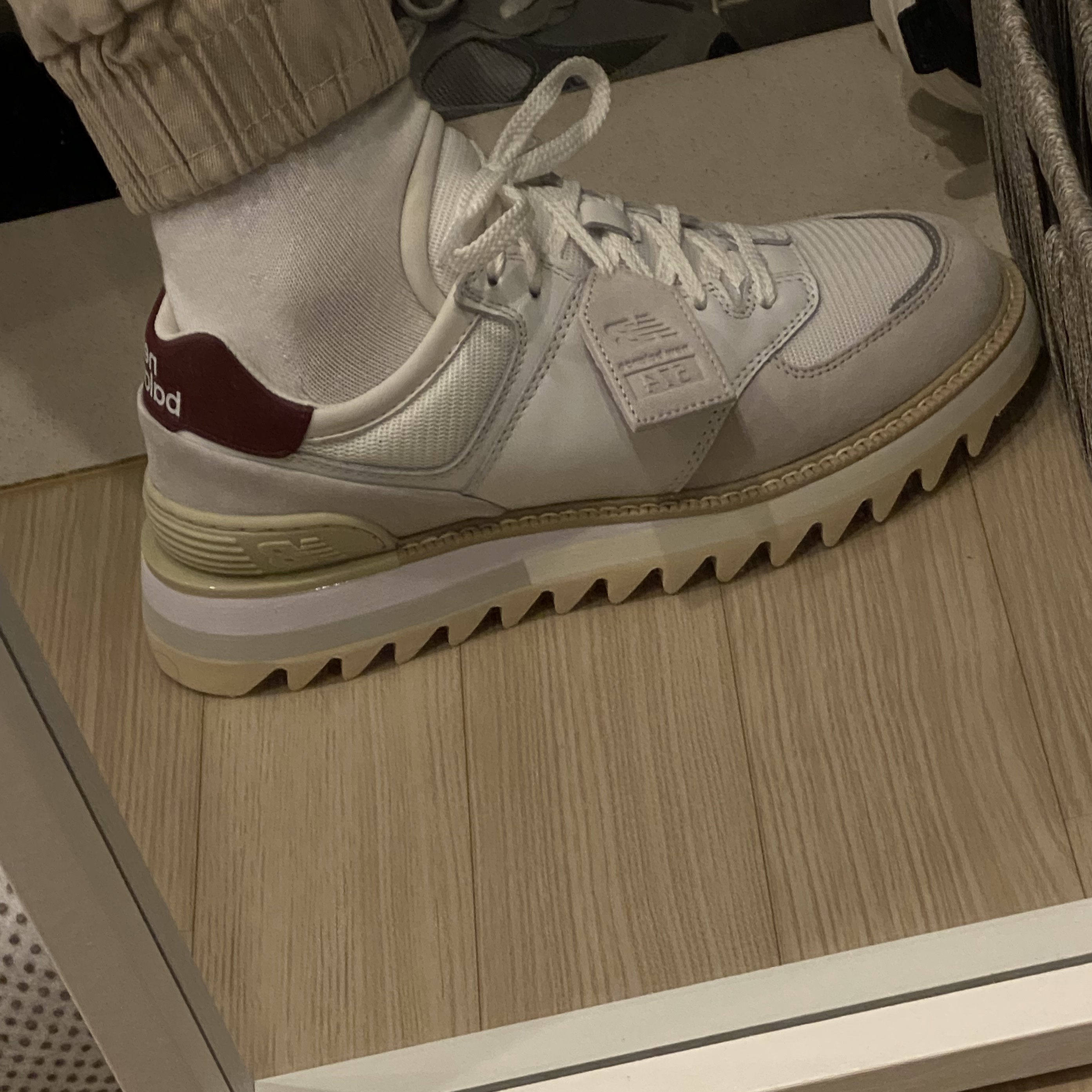 New Balance x Tokyo Design Studio 574 White Burgundy, (W) New Balance 993 Made in USA Grey - B Standard 착용 스타일 - 1
