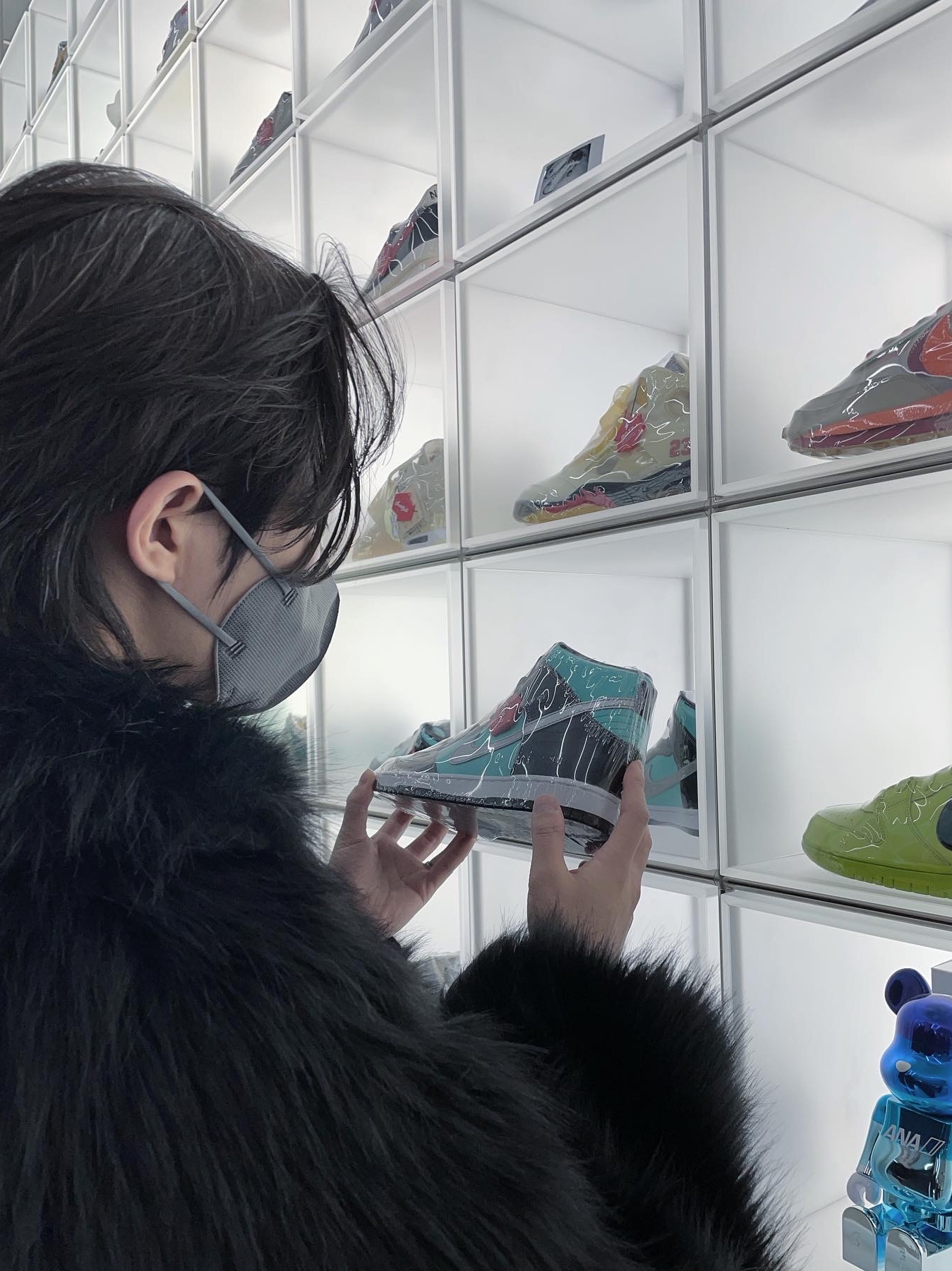 (W) Nike x Ambush Reversible Faux-Fur Coat Black, Nike Air Force 1 '07 Low White 착용 스타일 - 2