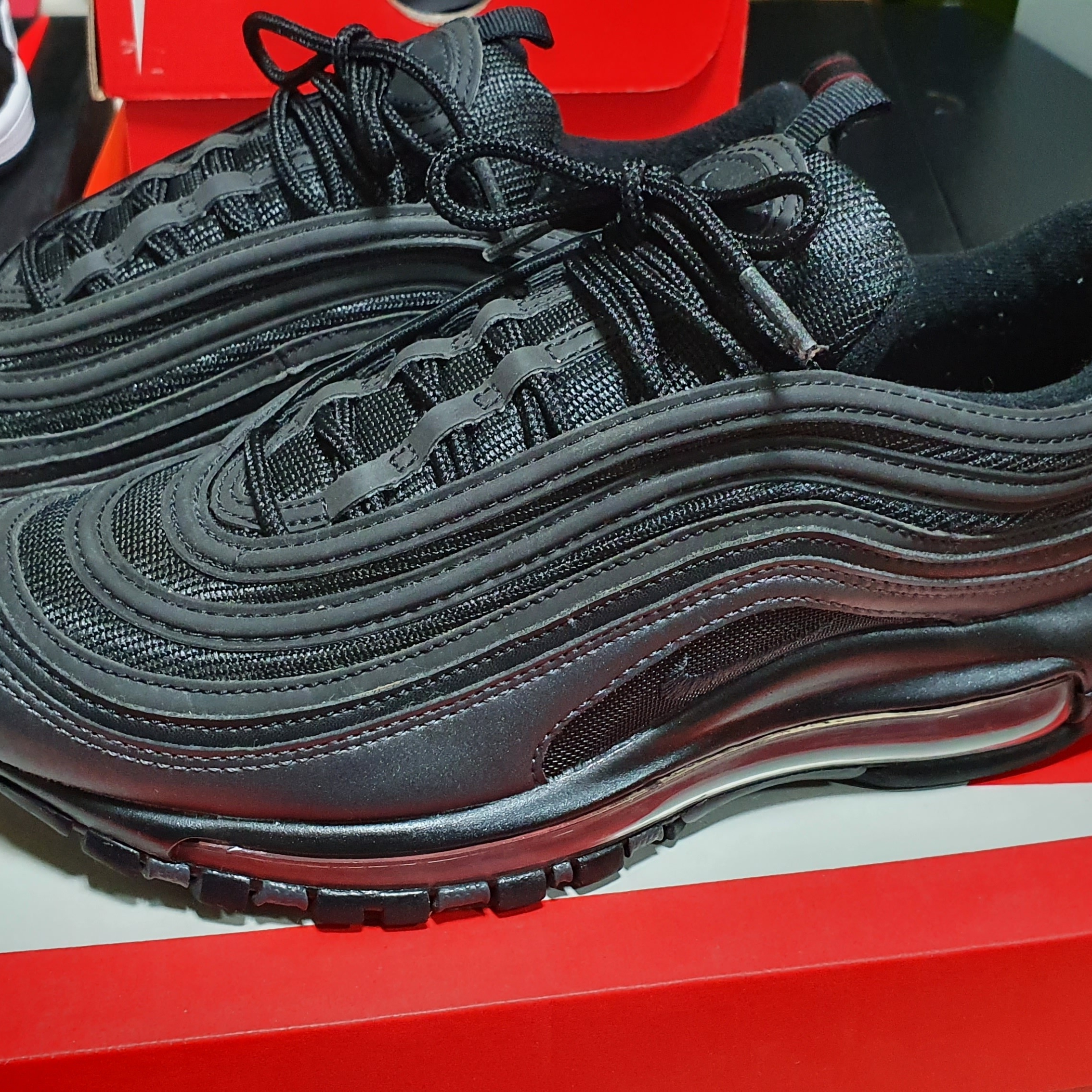 Nike Air Max 97 Metallic Hematite 착용 스타일 - 1