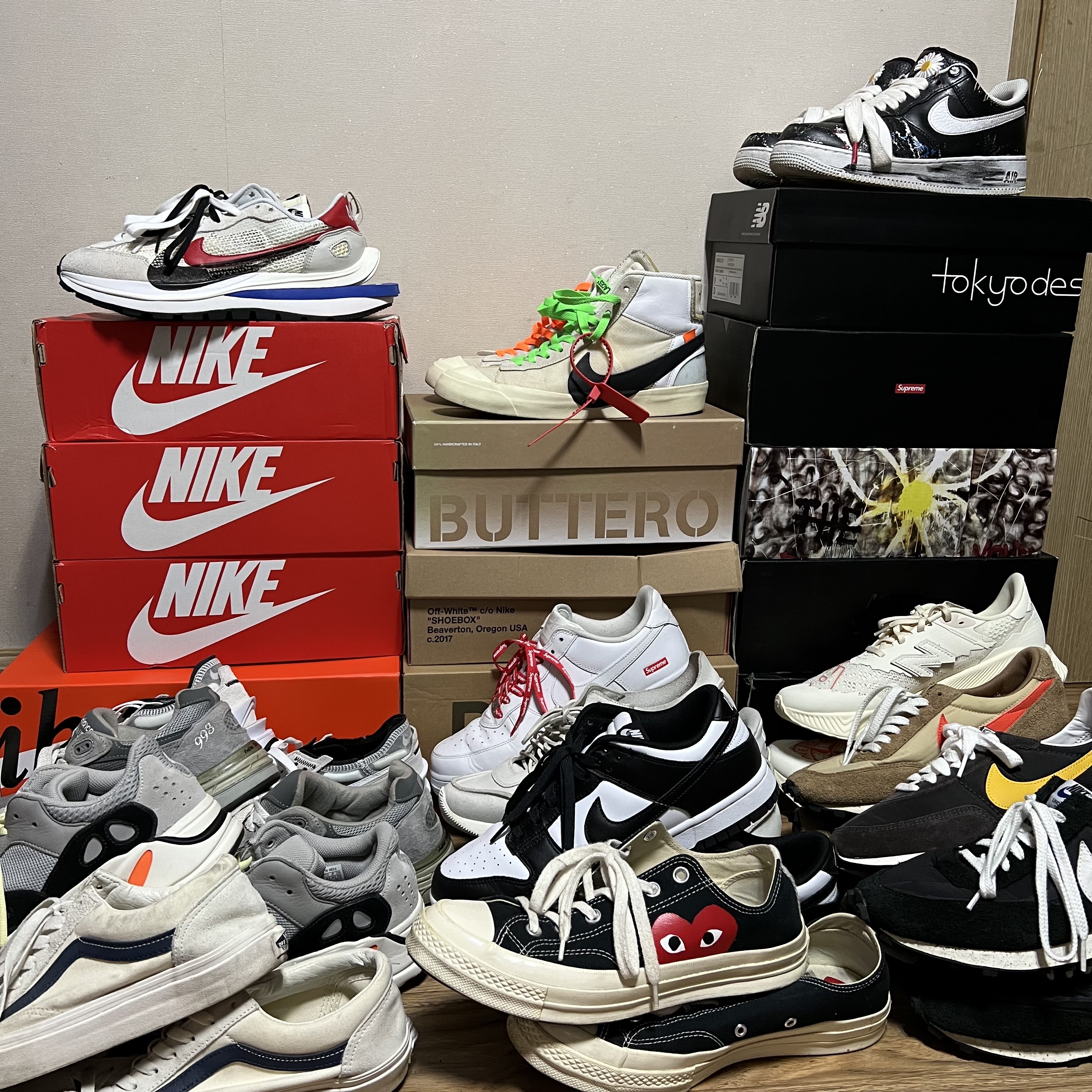 Nike x Sacai VaporWaffle Royal Fuchsia, Nike x Off-White Blazer Mid White OG The Ten 착용 스타일