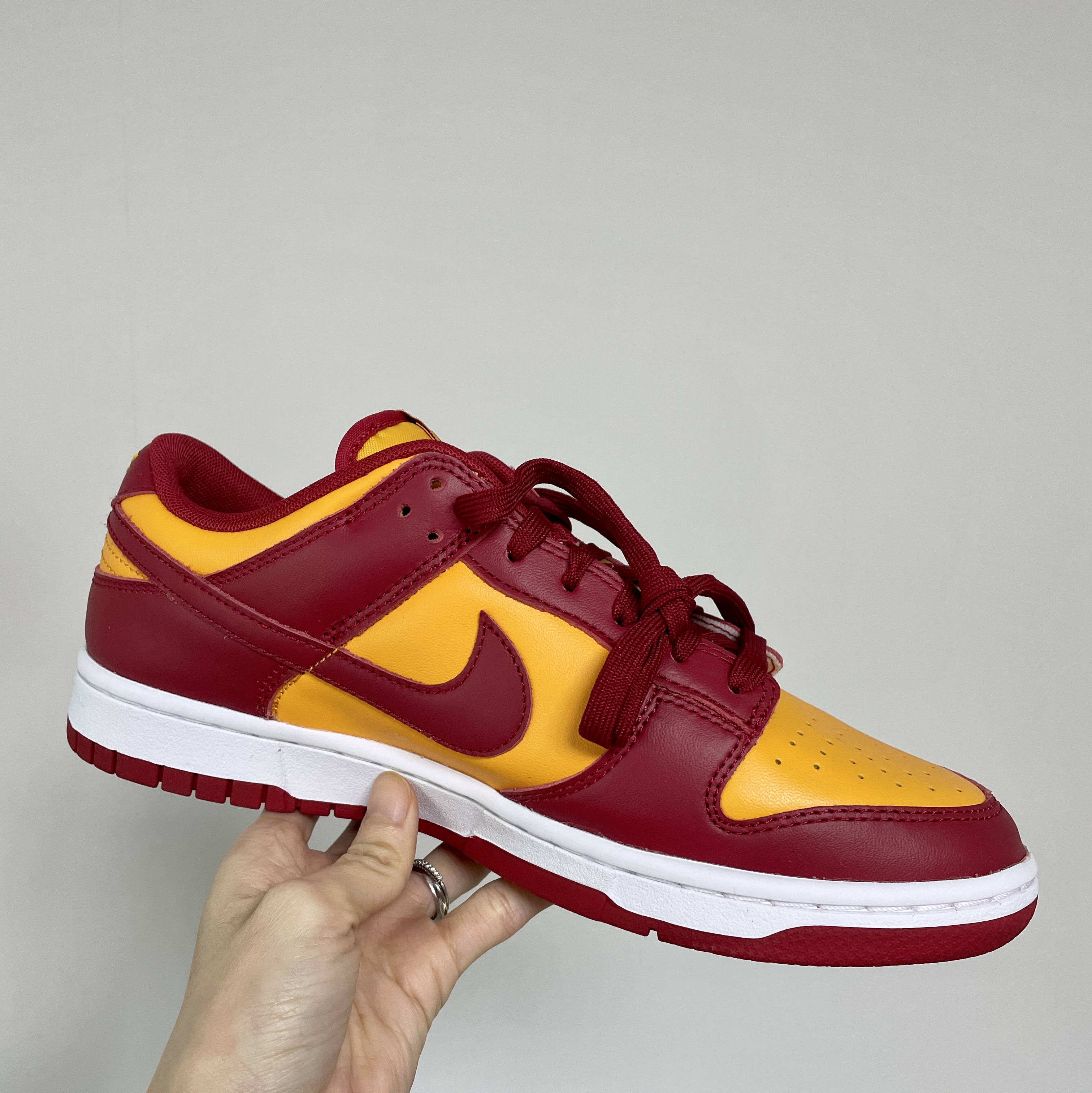 Nike Dunk Low Retro Championship Gold 착용 스타일 - 1