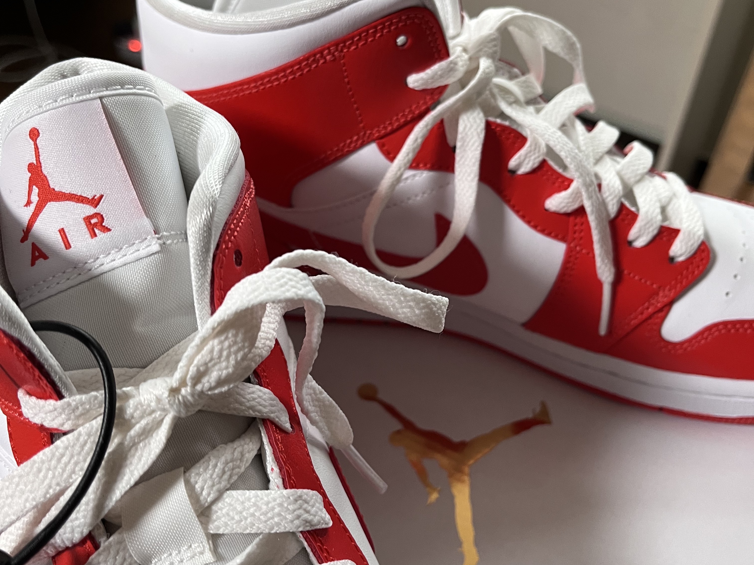 (W) Jordan 1 Mid Habanero Red 착용 스타일 - 3
