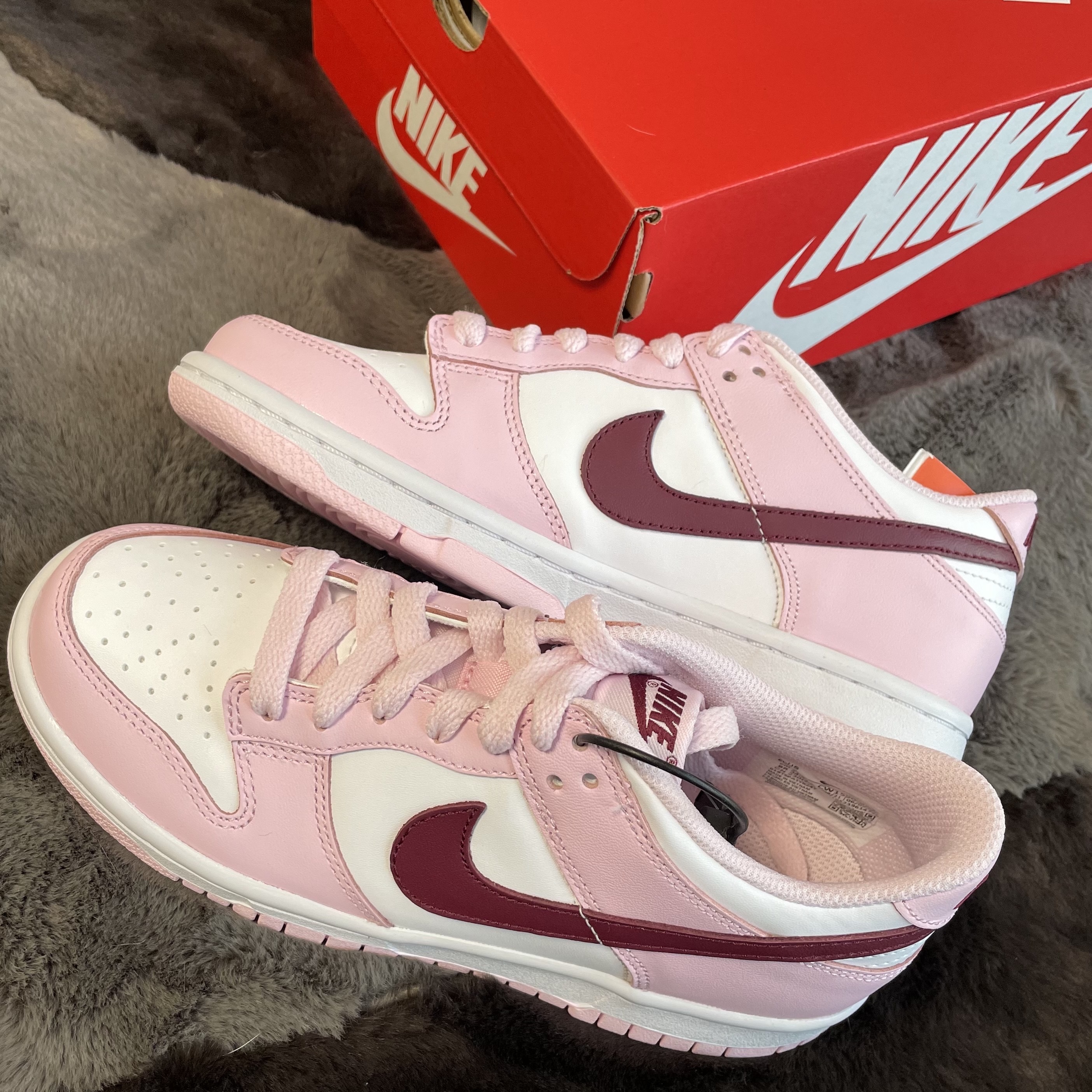 (GS) Nike Dunk Low Pink Foam 착용 스타일
