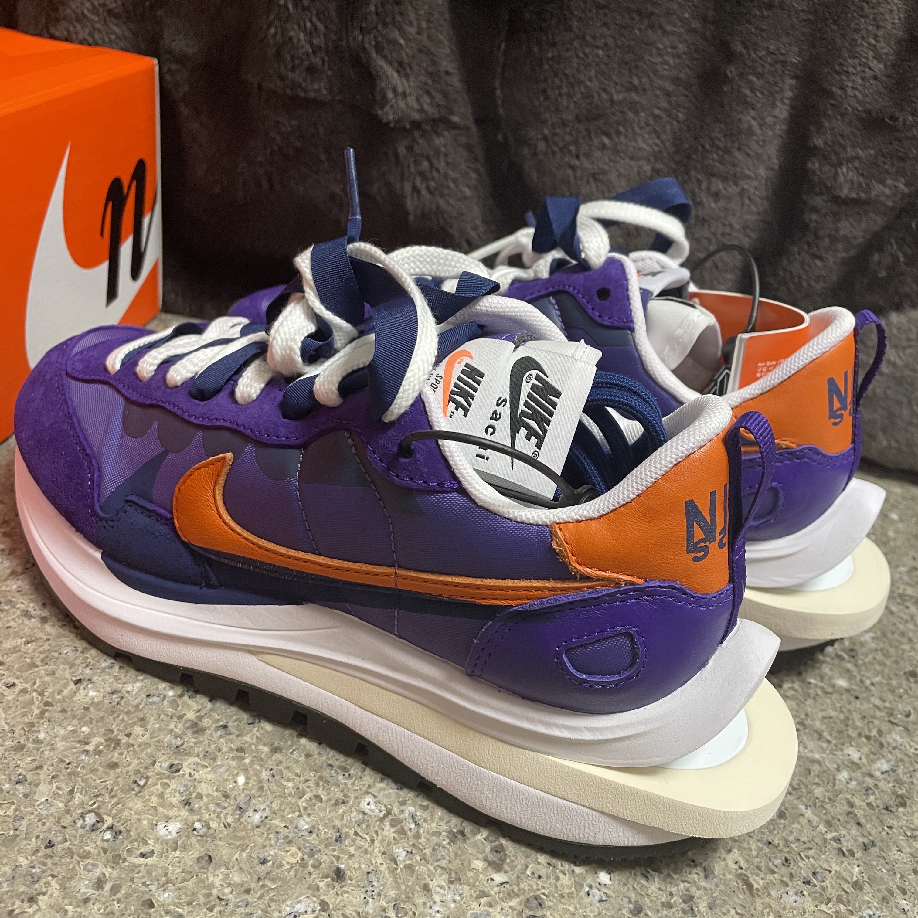 Nike x Sacai VaporWaffle Dark Iris 착용 스타일