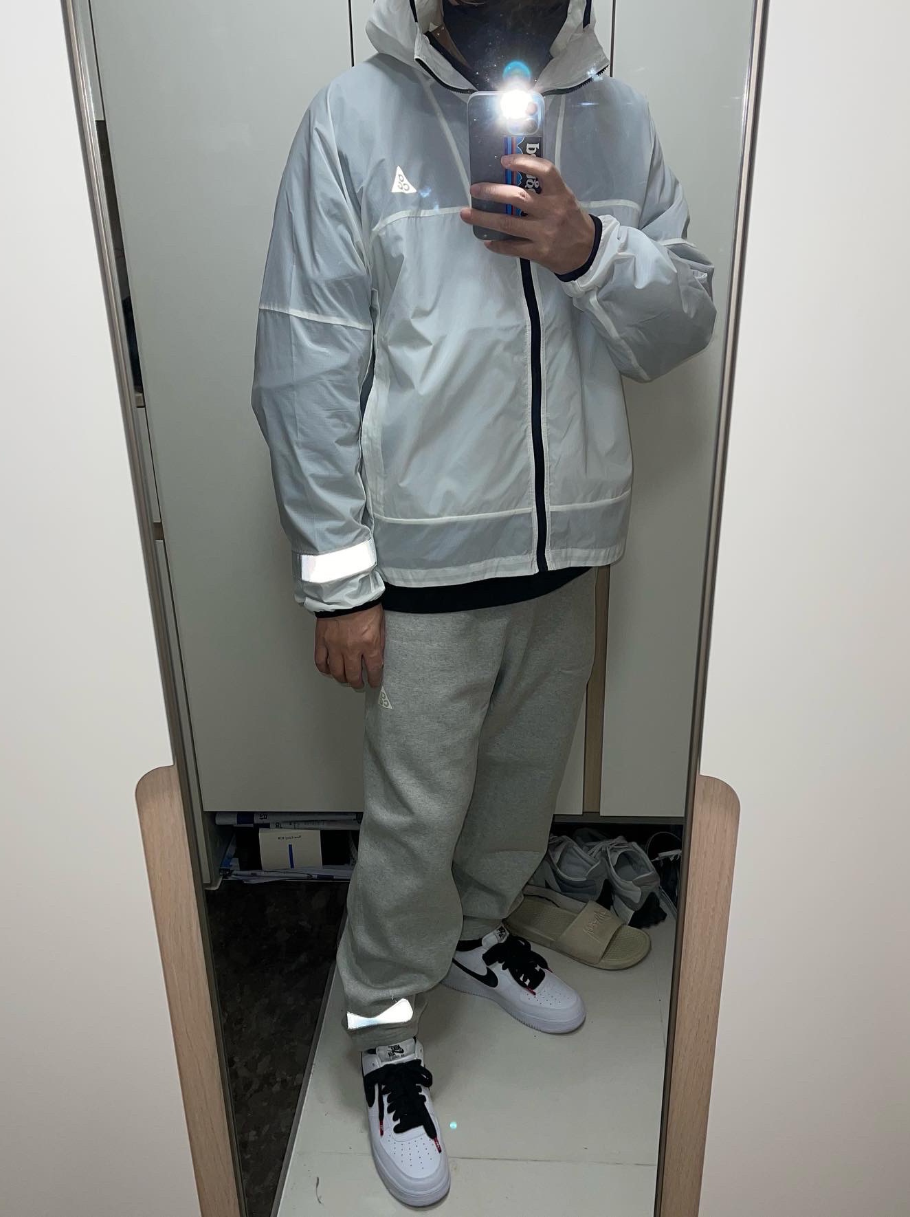 Nike ACG Cinder Cone Jacket Airora White - Asia, Nike ACG Therma-Fit Fleece Pants Airora Grey Heather - Asia 착용 스타일 - 1