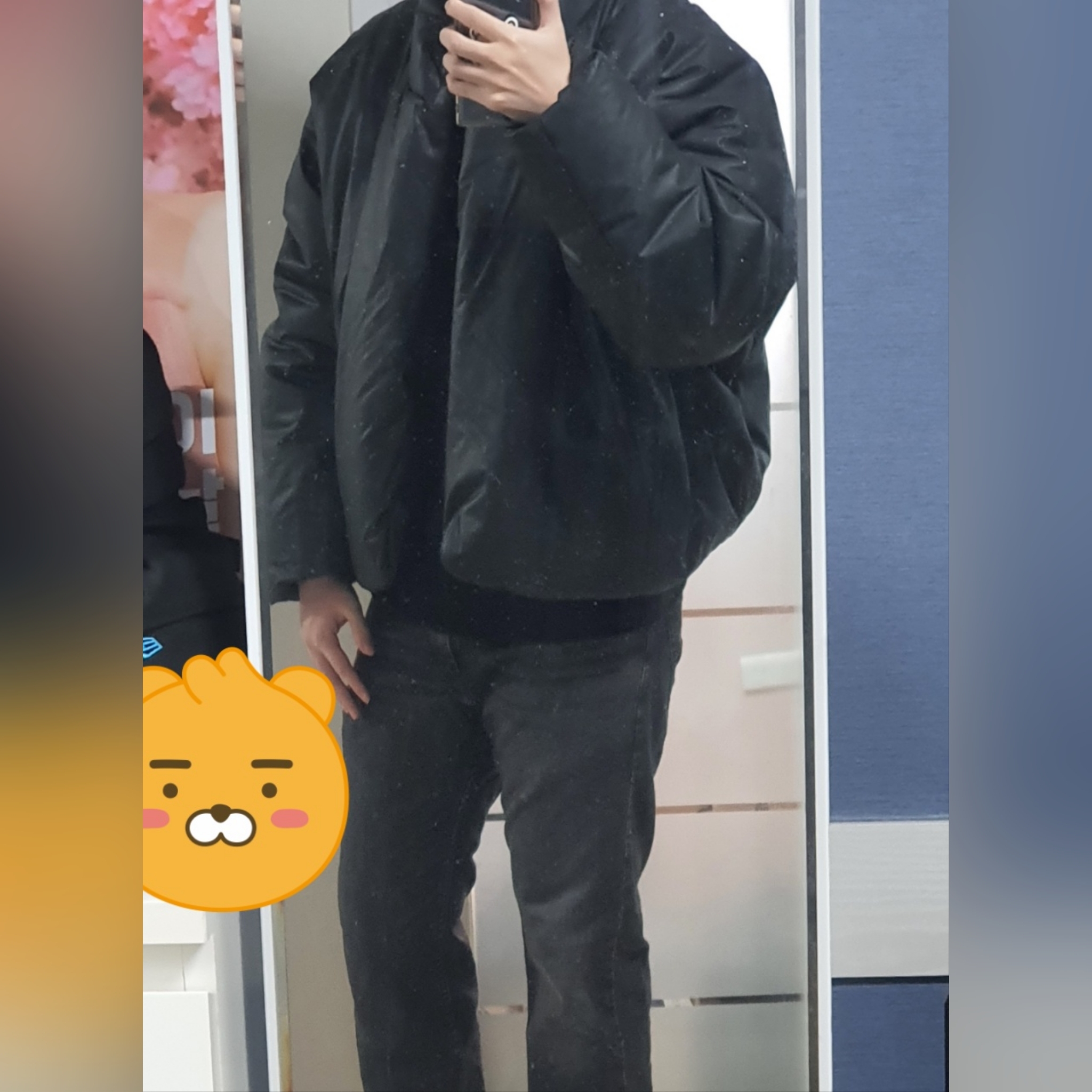 Yeezy Gap Round Jacket Black 착용 스타일 - 2