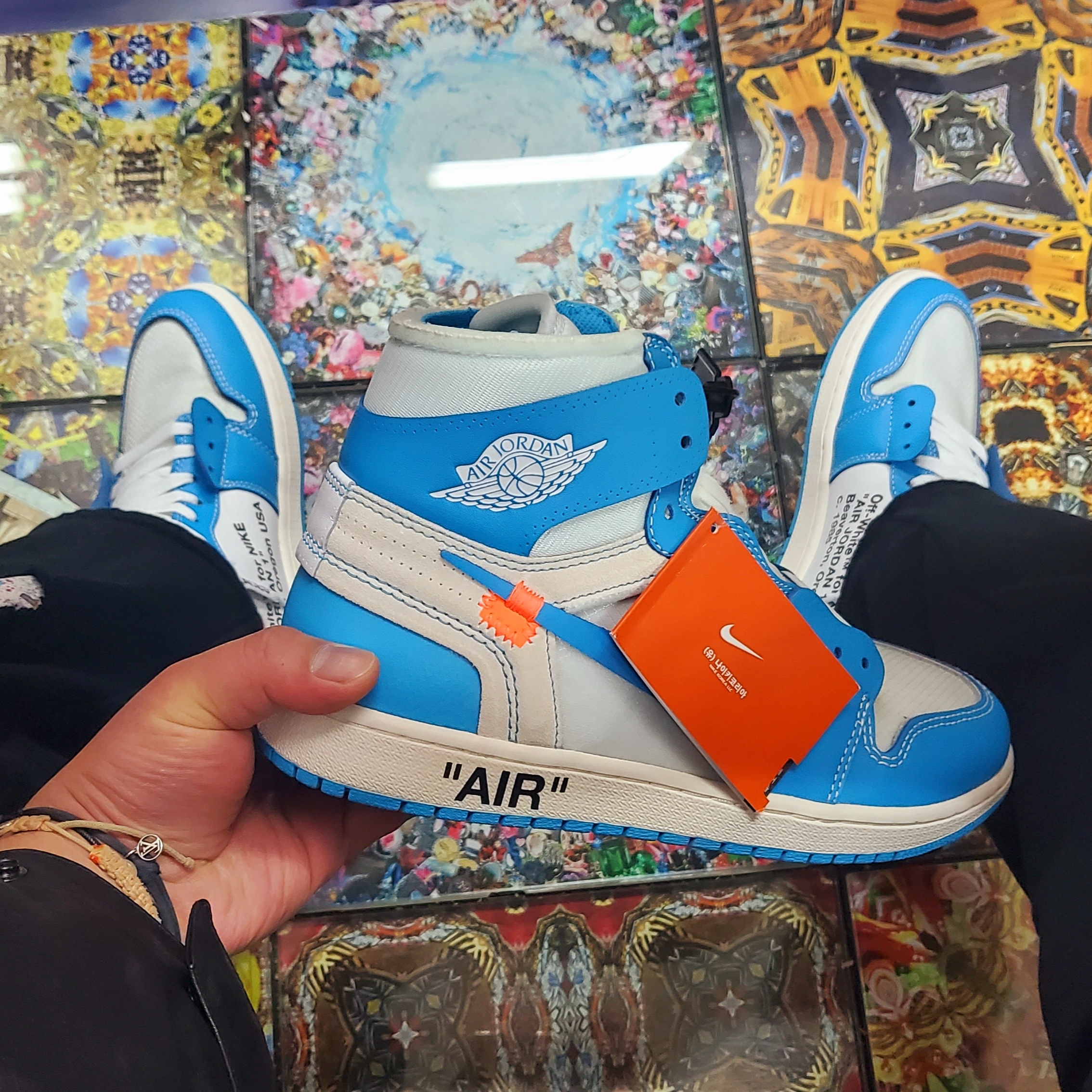 Jordan 1 x Off-White Retro High University Blue 착용 스타일 - 1